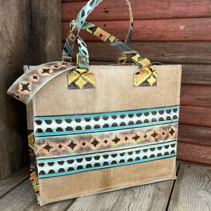 017 Clerk - Palomino w/ Aurora Navajo