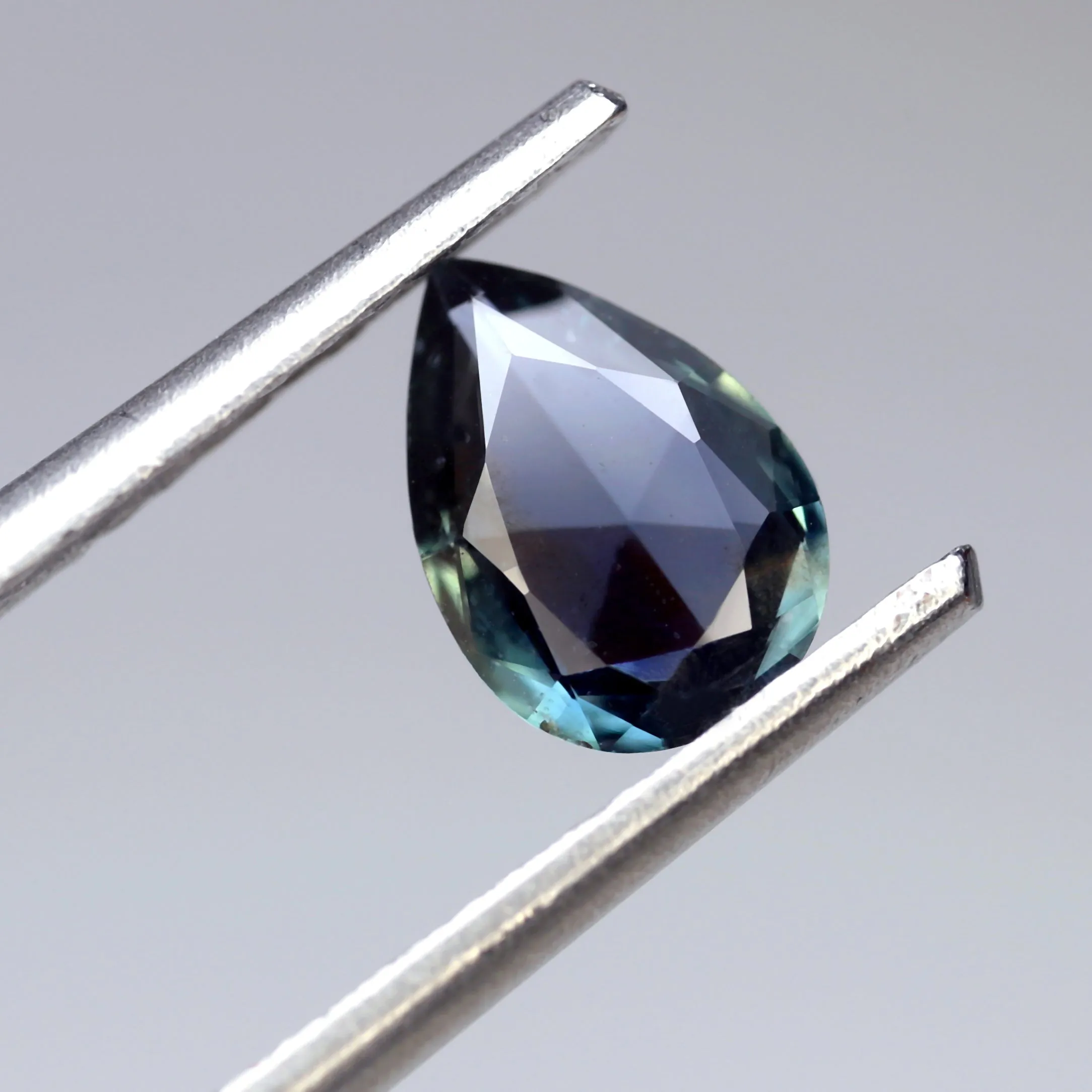 0.60ct Certified Natural Teal Sapphire
