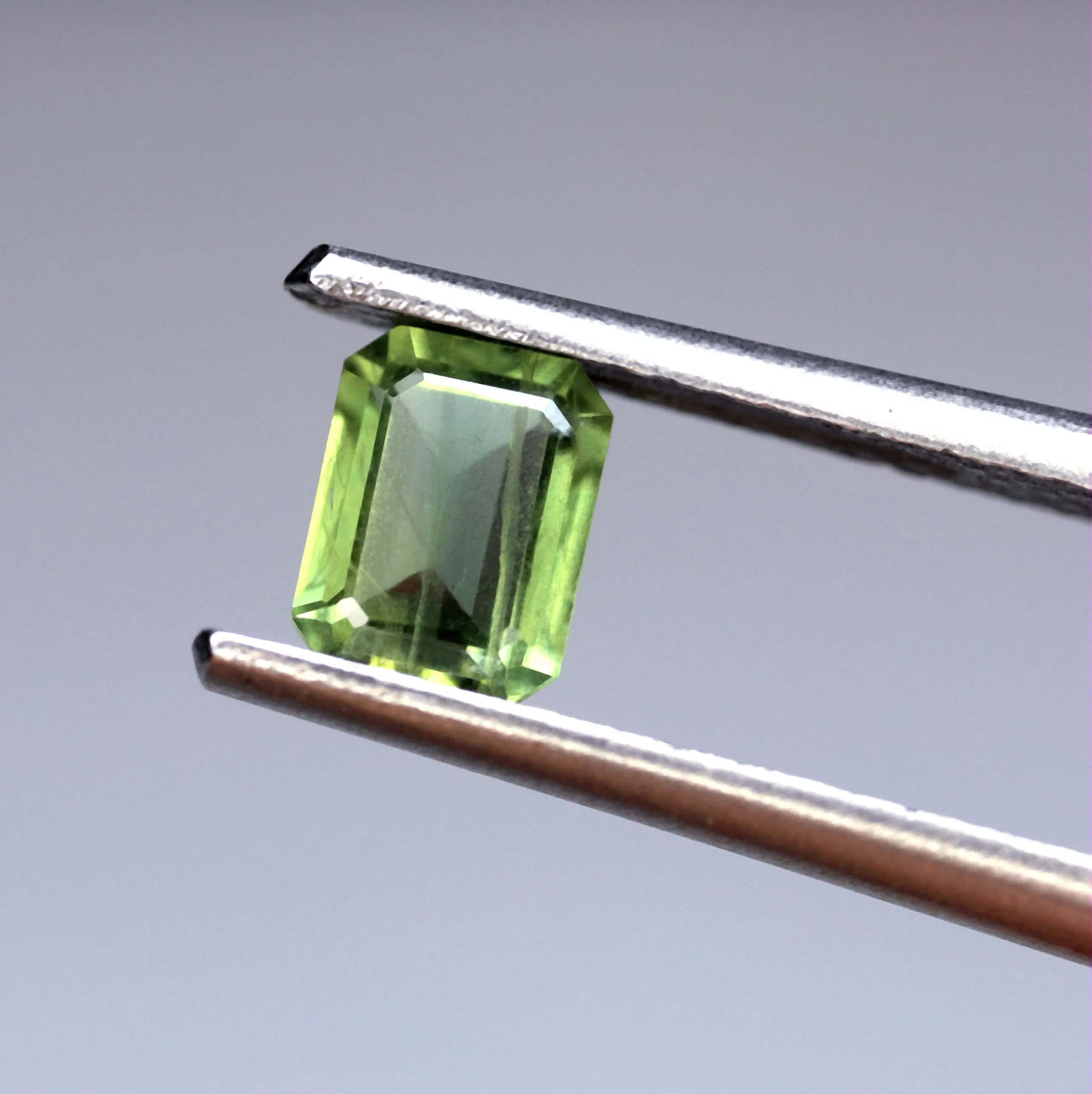 0.63ct Certified Natural Green Sapphire