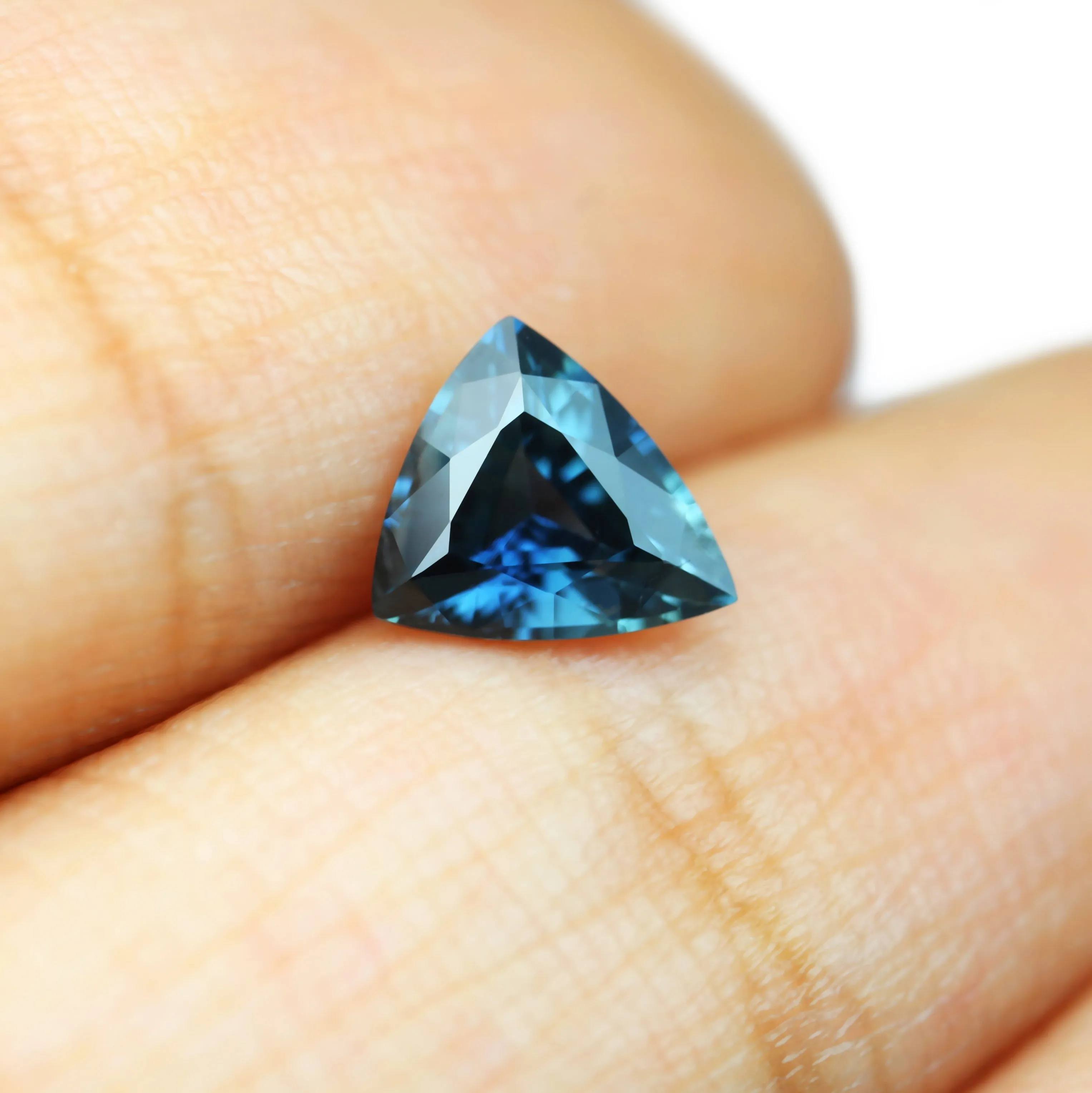 0.68ct Certified Natural Blue Sapphire