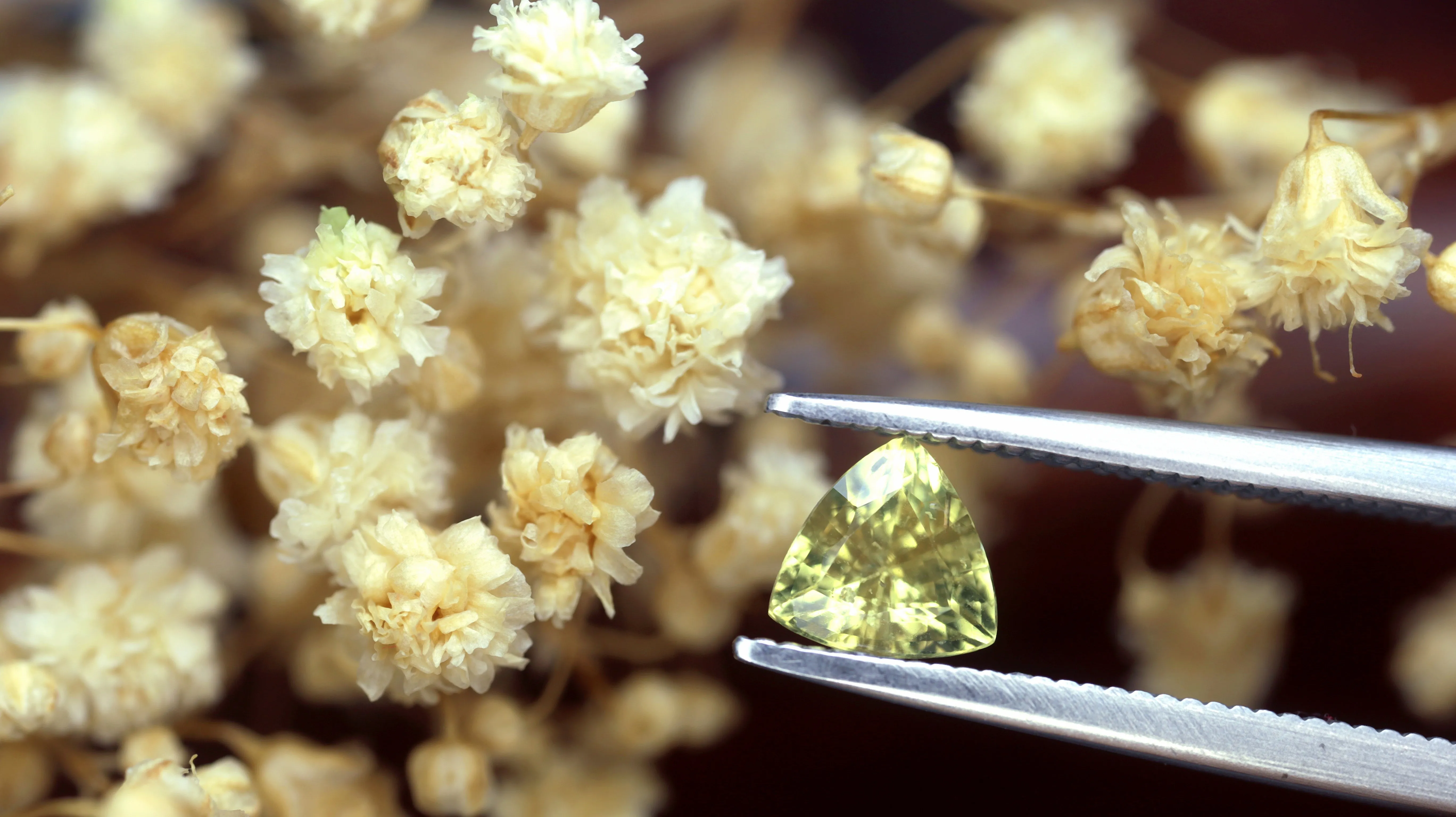 0.71ct Certified Natural Yellow Sapphire