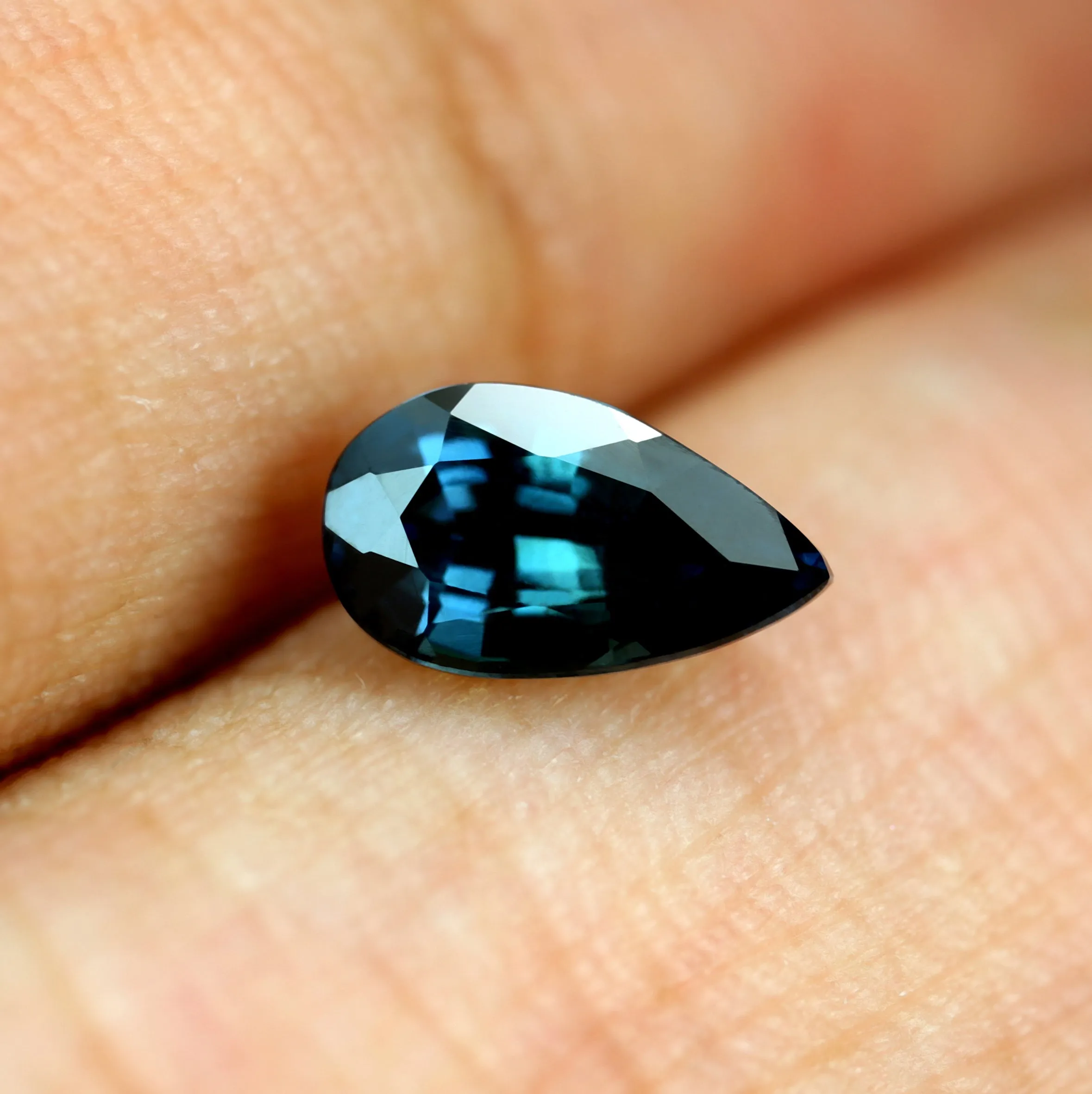 0.76ct Certified Natural Teal Sapphire