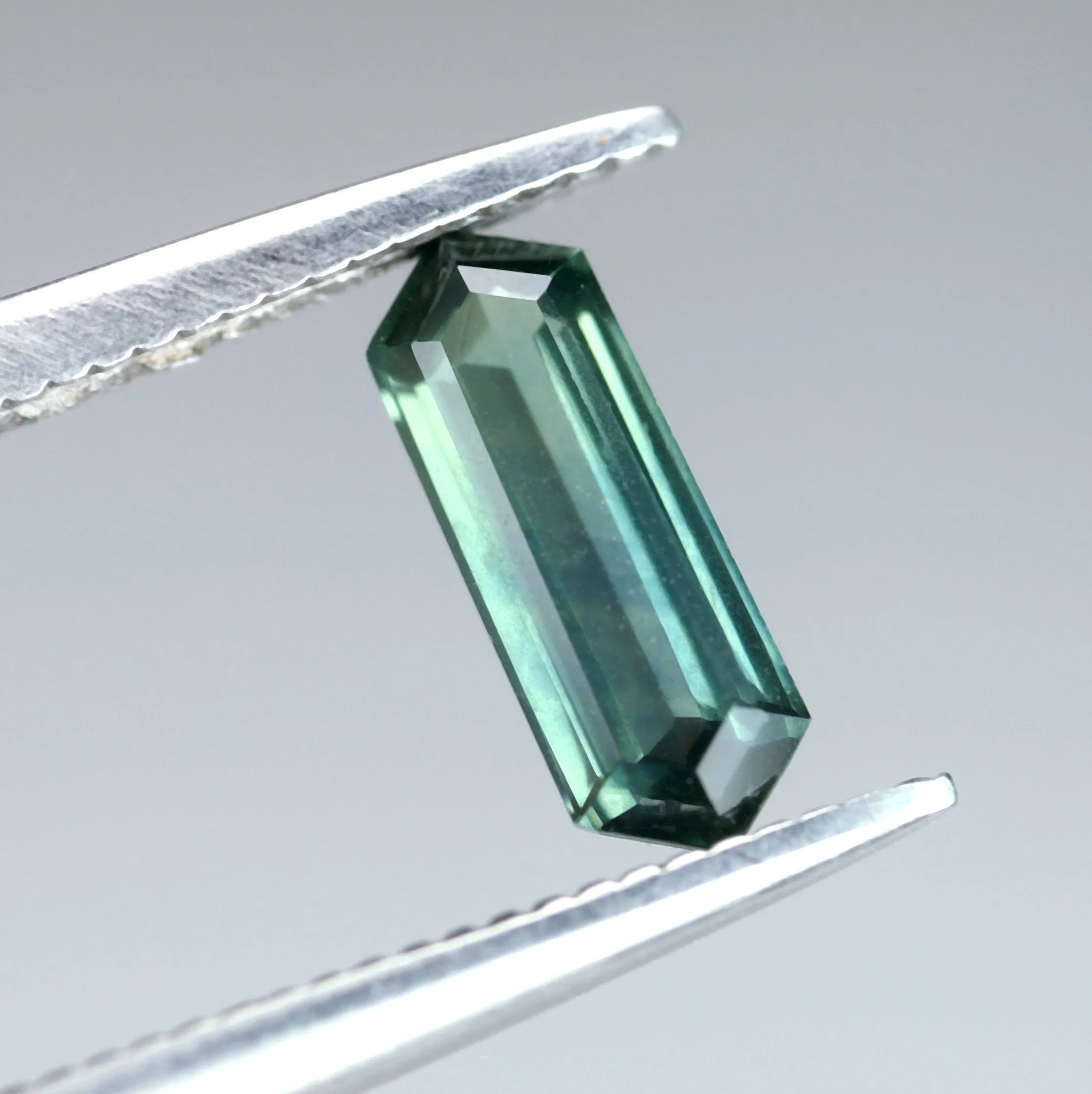 0.77ct Certified Natural Teal Sapphire