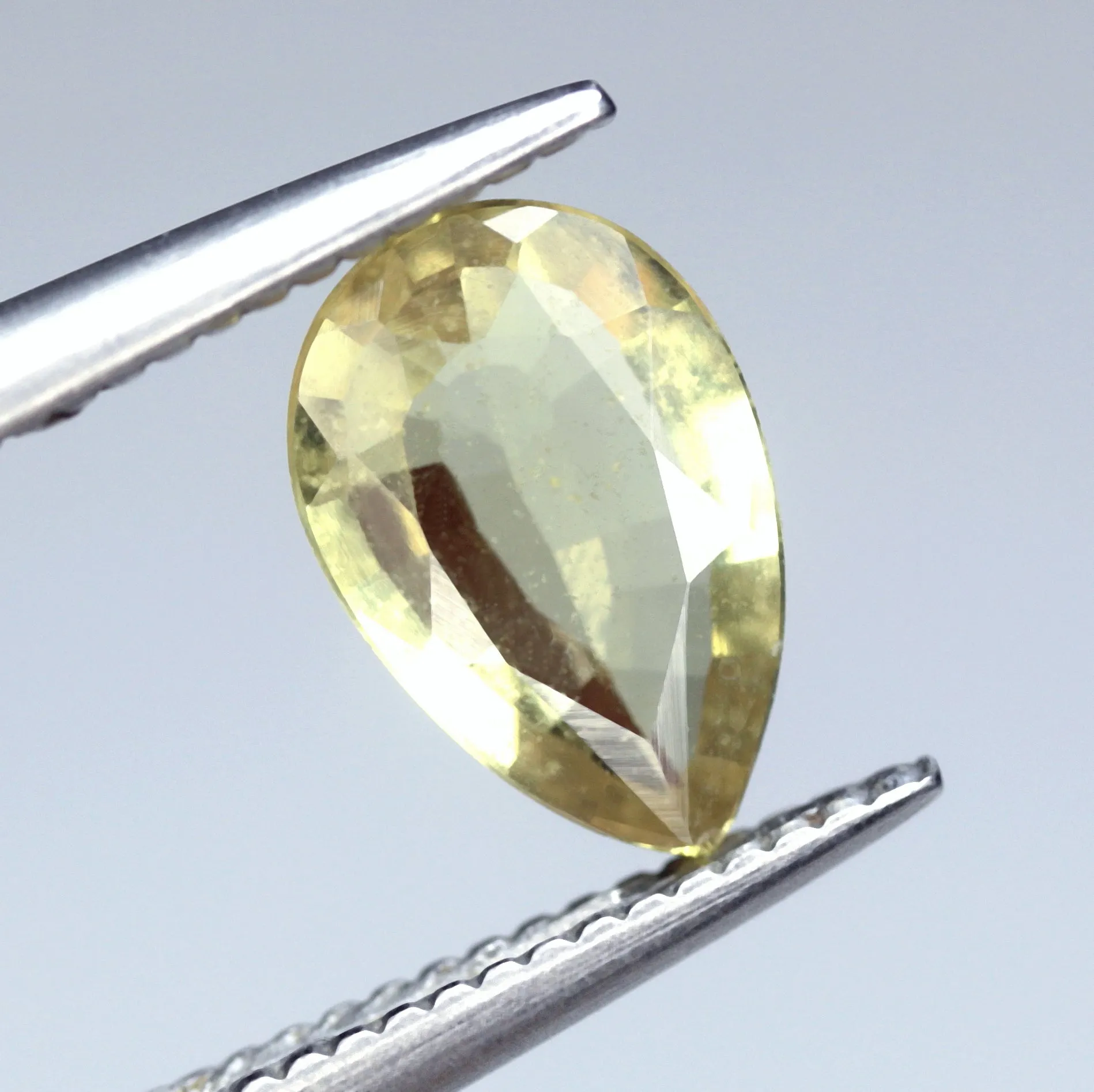0.84ct Certified Natural Yellow Sapphire