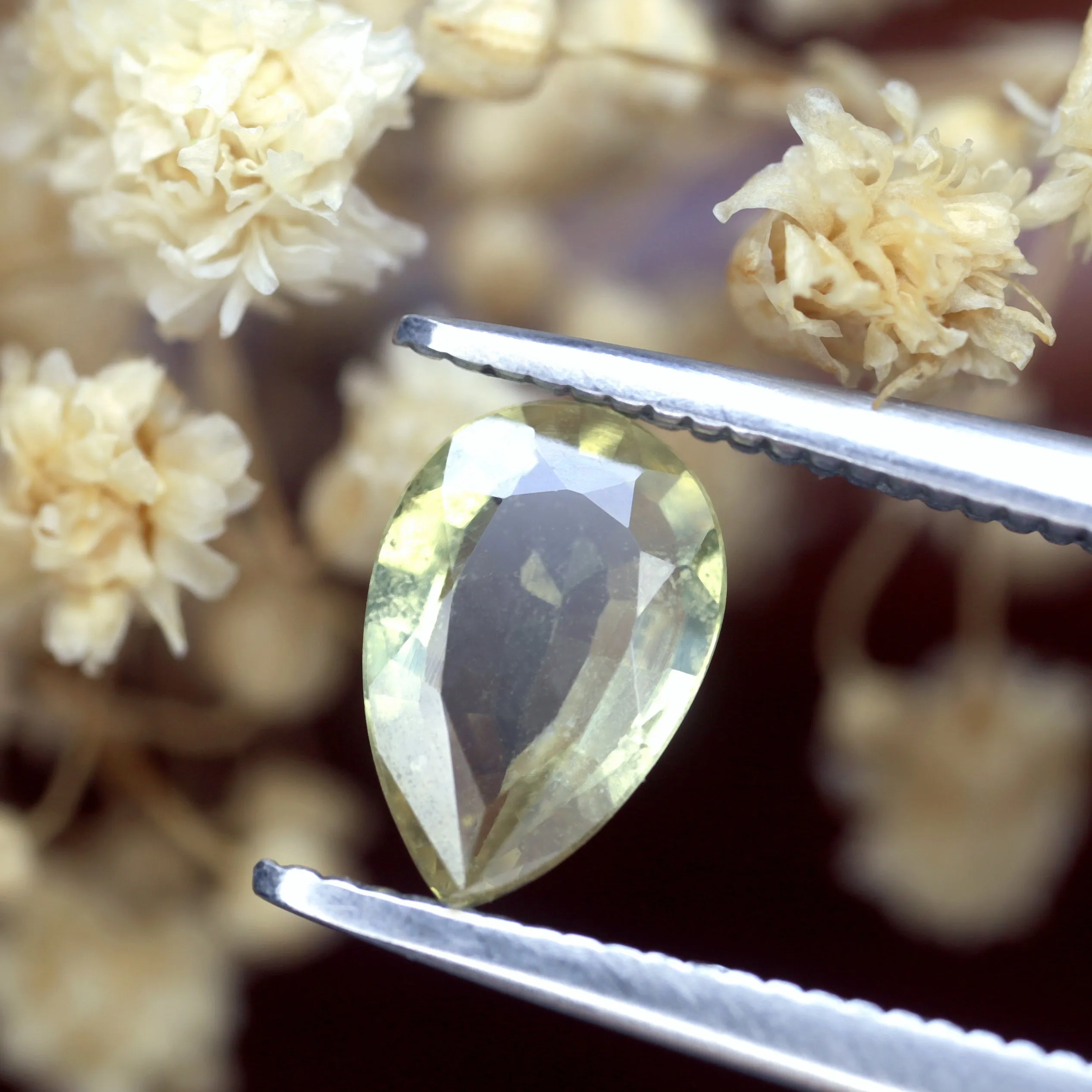 0.84ct Certified Natural Yellow Sapphire