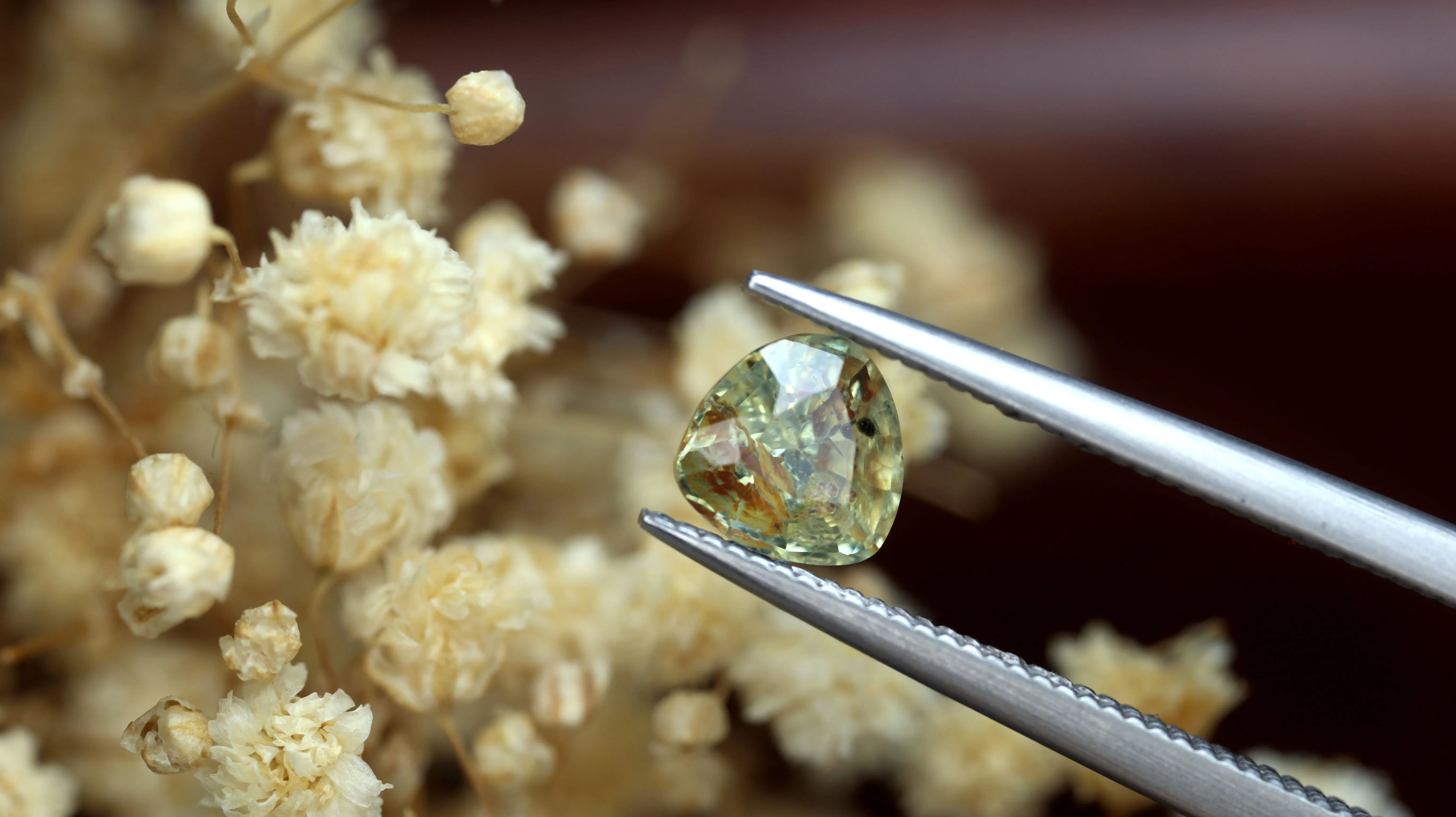 0.85ct Certified Natural Lime Yellow Sapphire