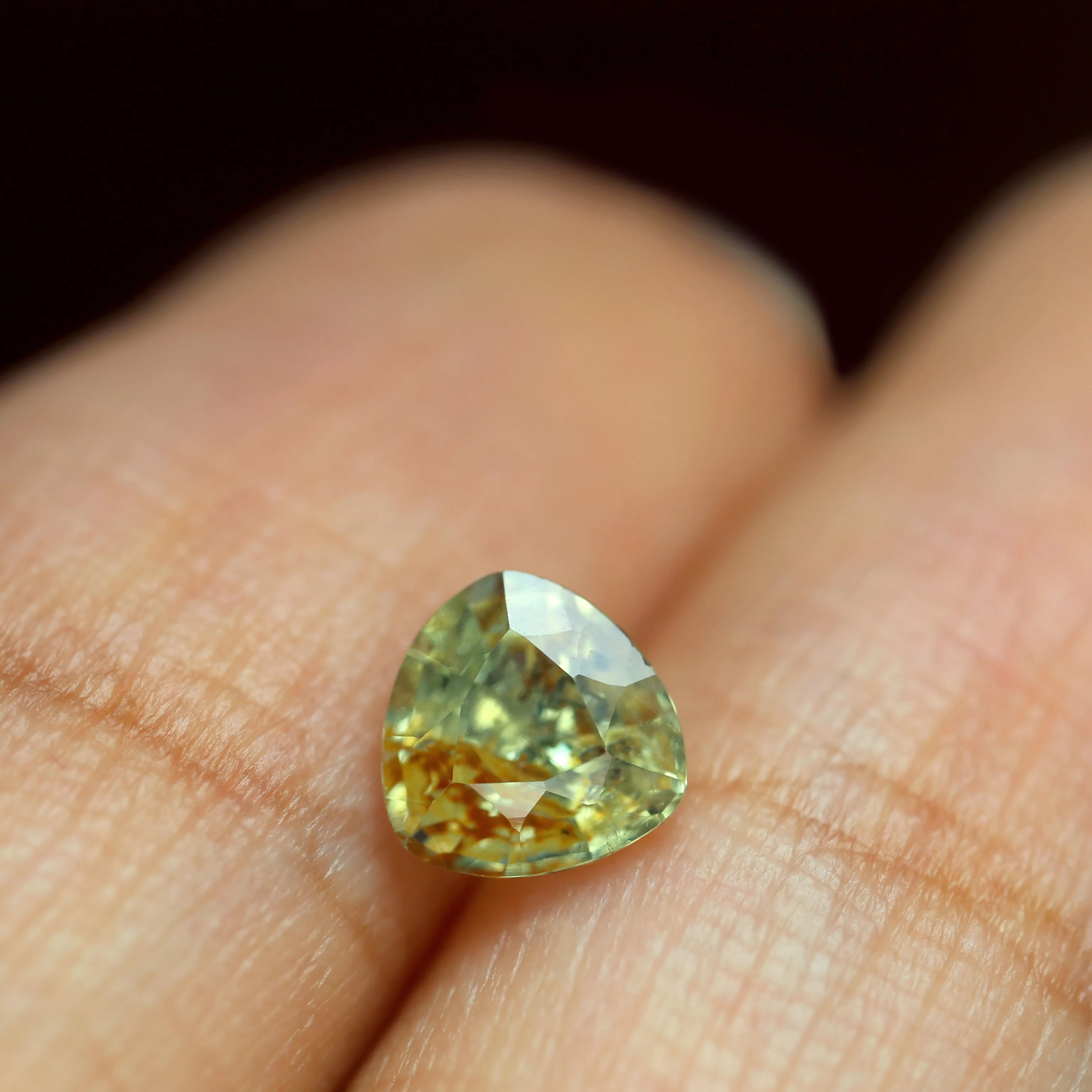 0.85ct Certified Natural Lime Yellow Sapphire