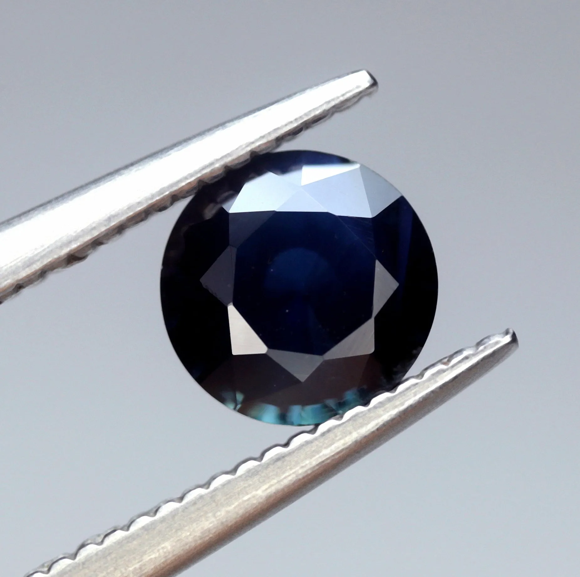 0.86ct Certified Natural Blue Sapphire