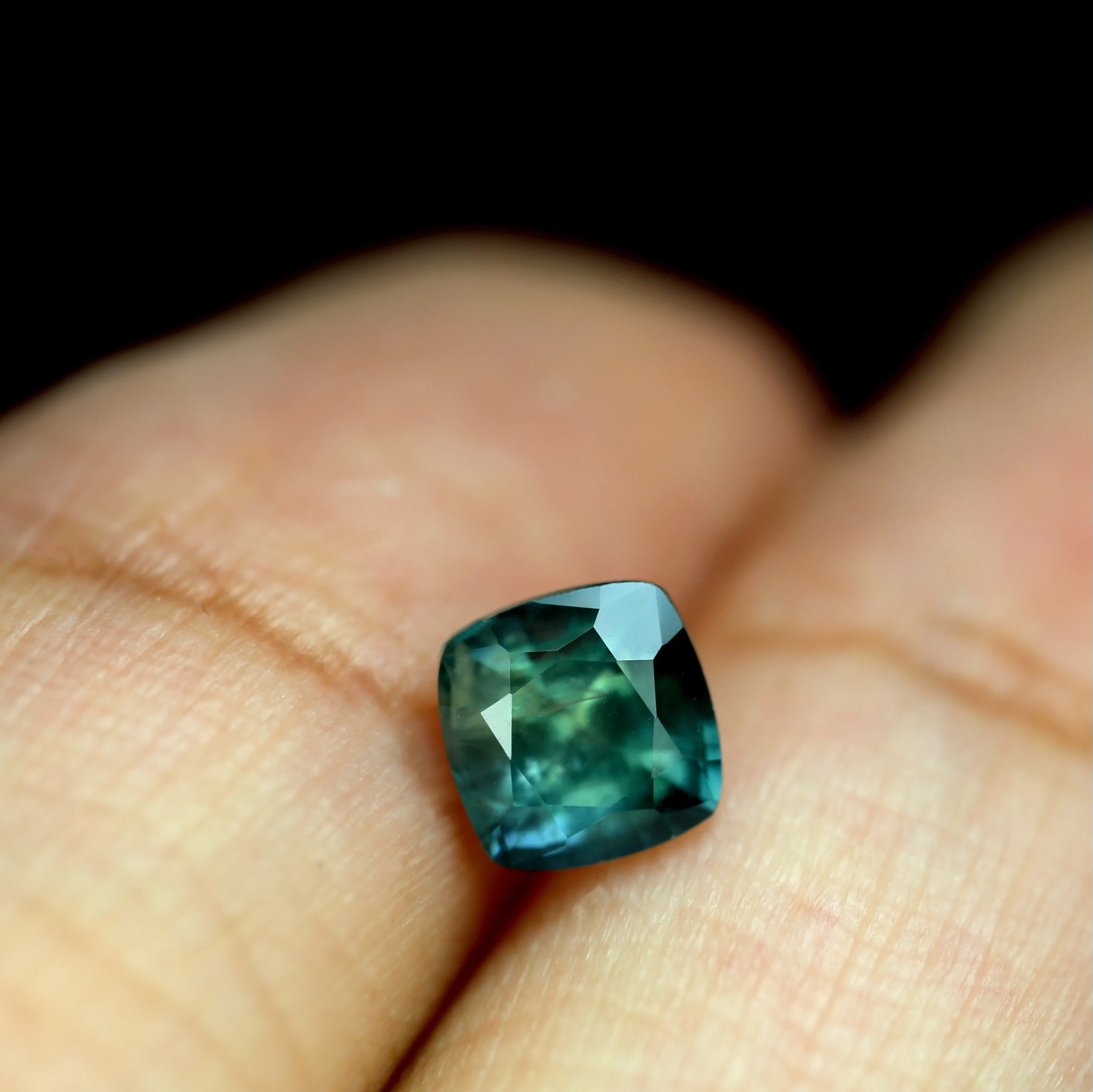 0.86ct Certified Natural Teal Sapphire