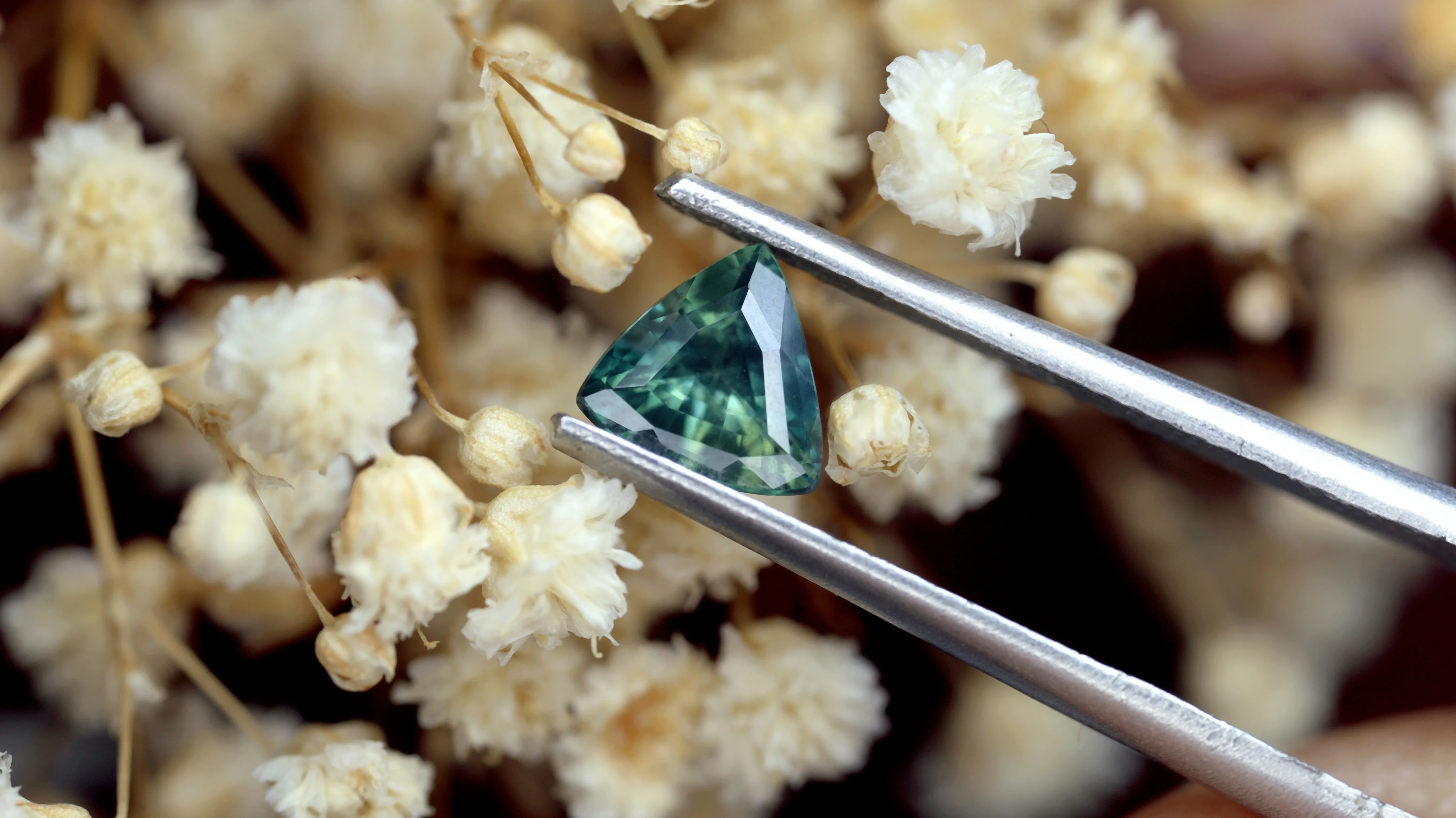 0.87ct Certified Natural Teal Sapphire