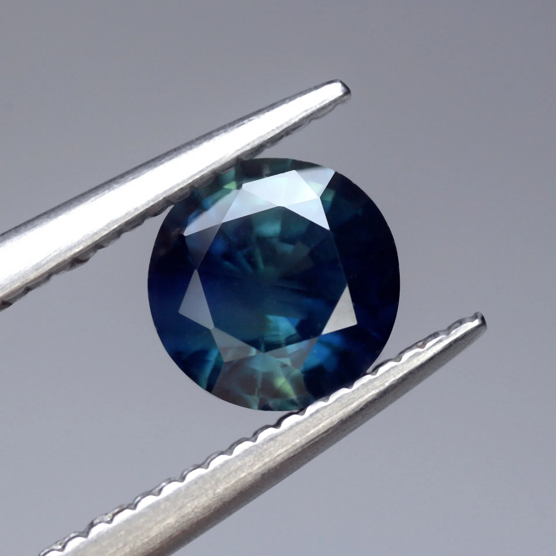 0.87ct Certified Natural Teal Sapphire