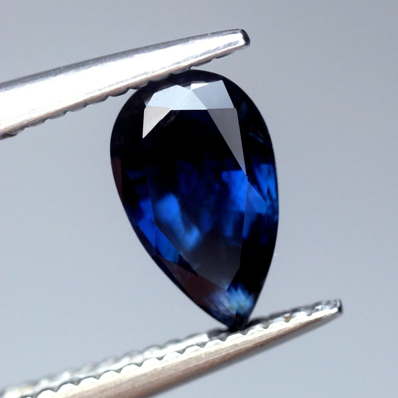 0.89ct Certified Natural Blue Sapphire