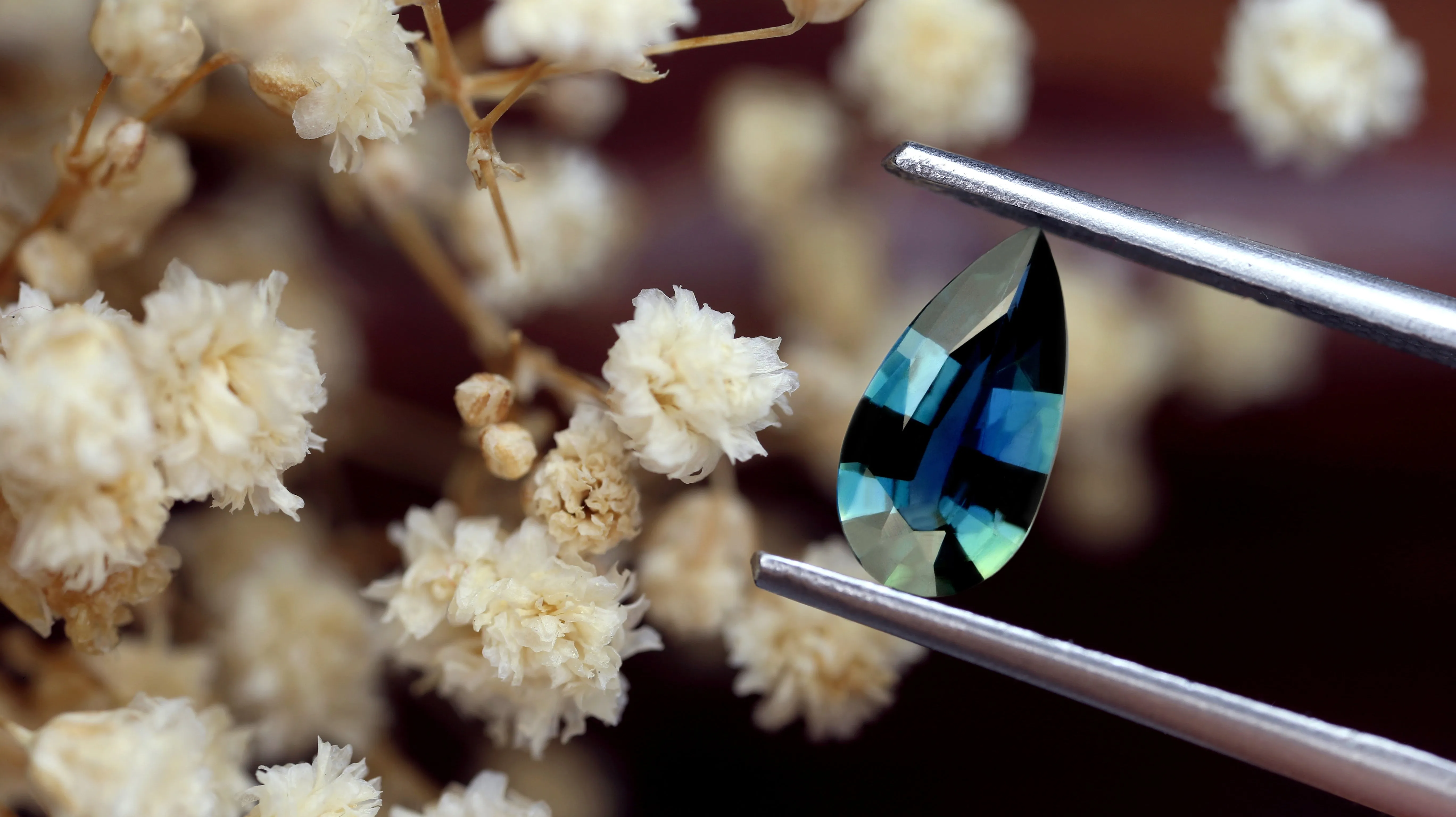 0.89ct Certified Natural Teal Sapphire