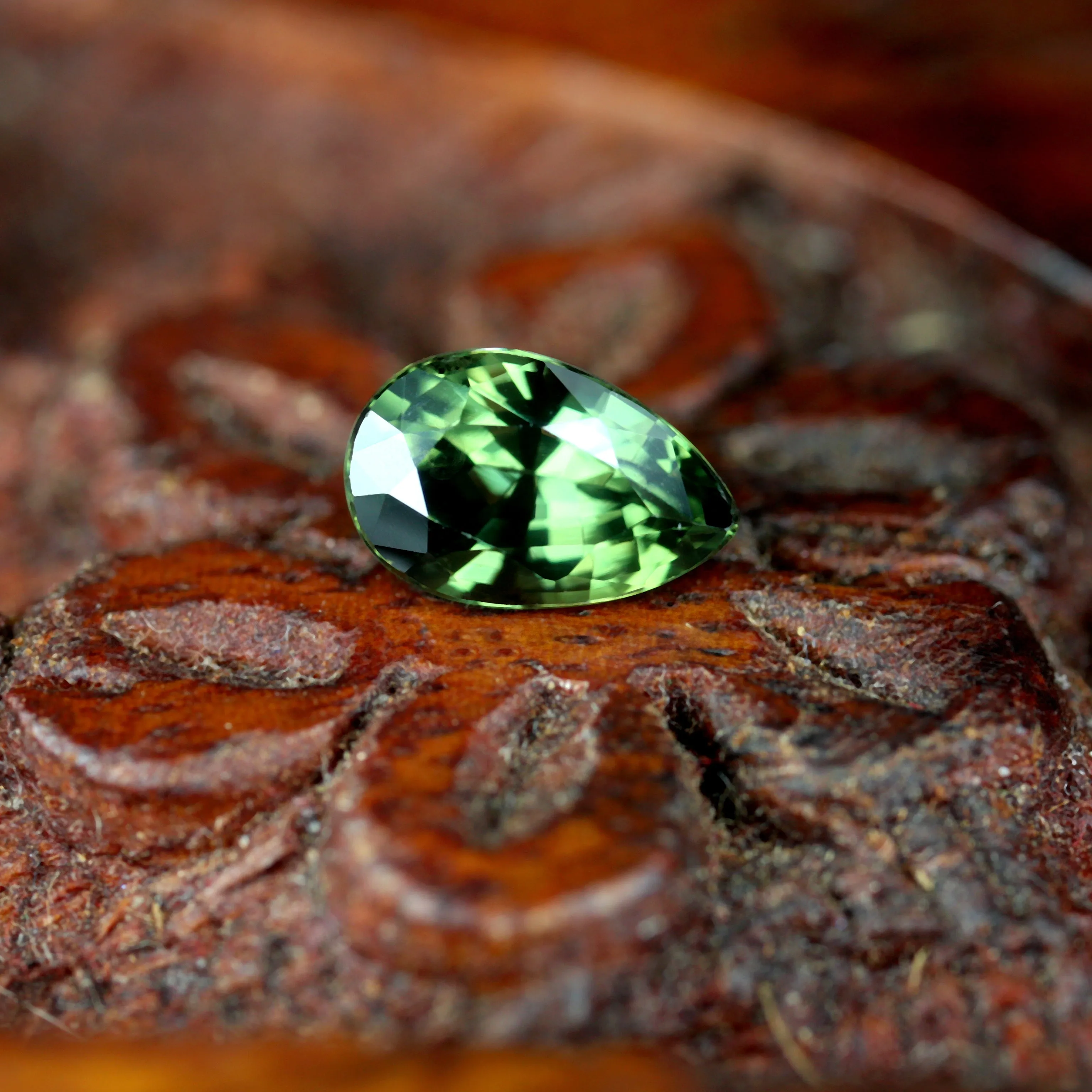 0.90ct Certified Natural Green Sapphire
