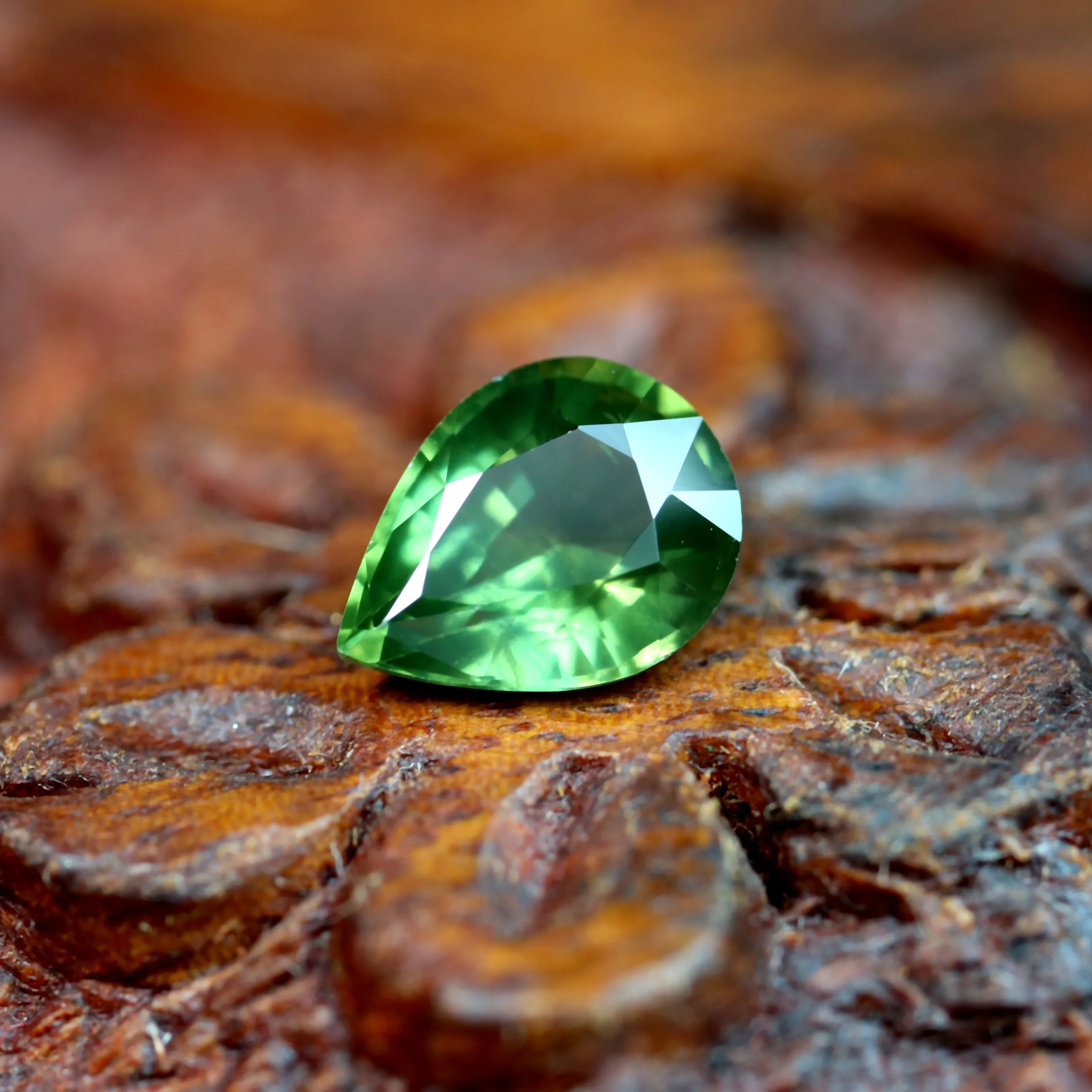 0.90ct Certified Natural Green Sapphire