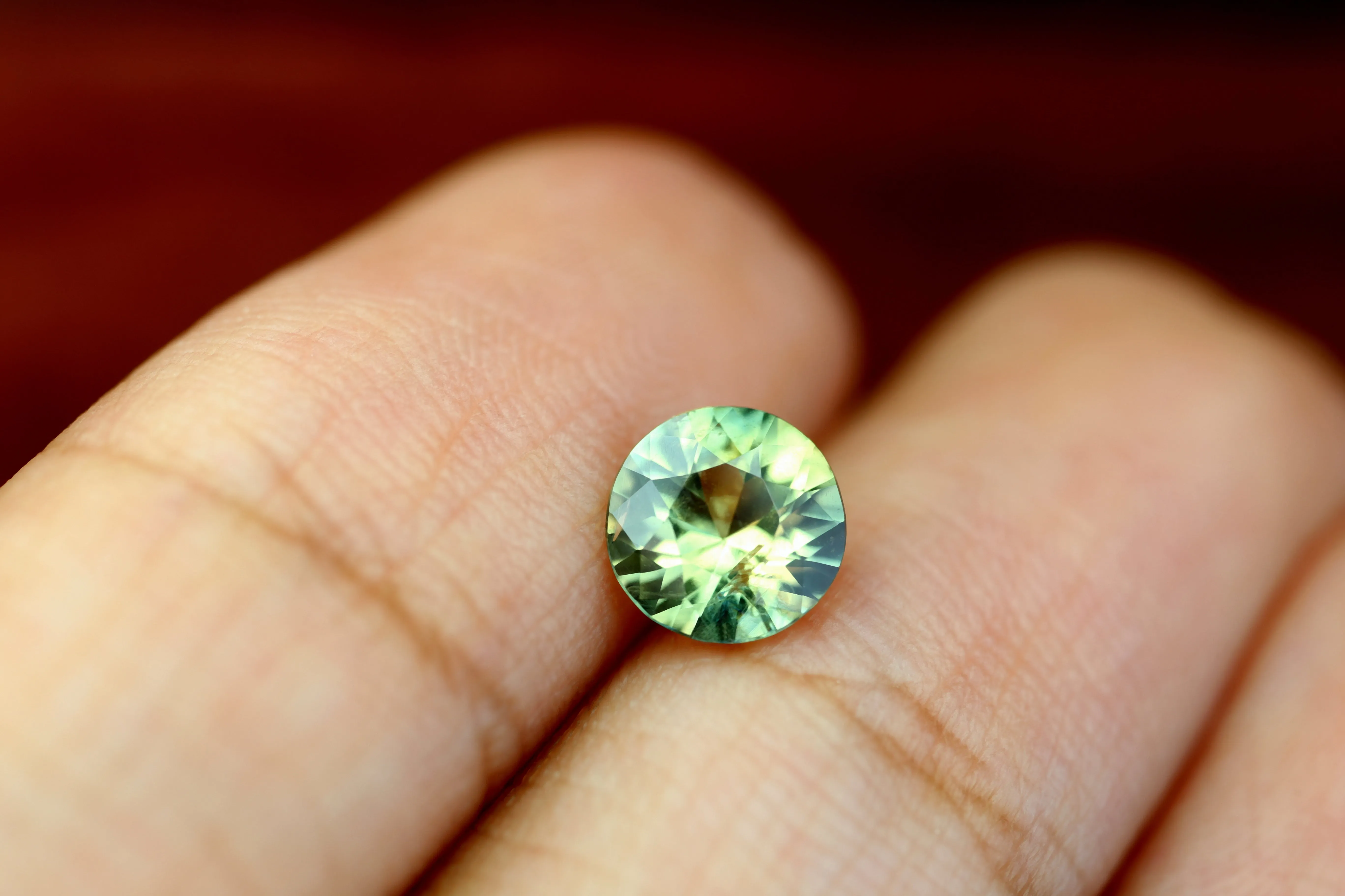 0.93ct Certified Natural Yellow Green Sapphire