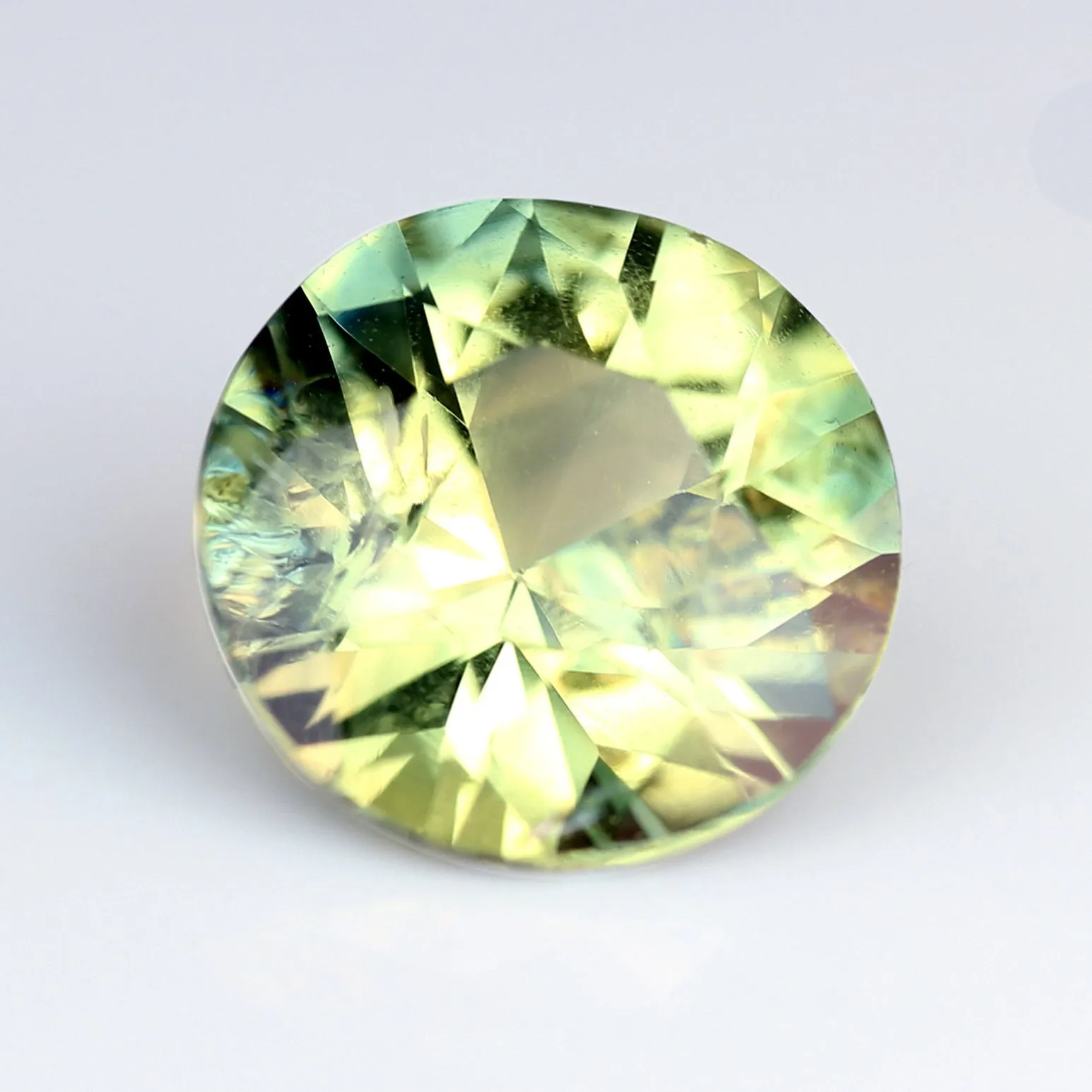 0.93ct Certified Natural Yellow Green Sapphire