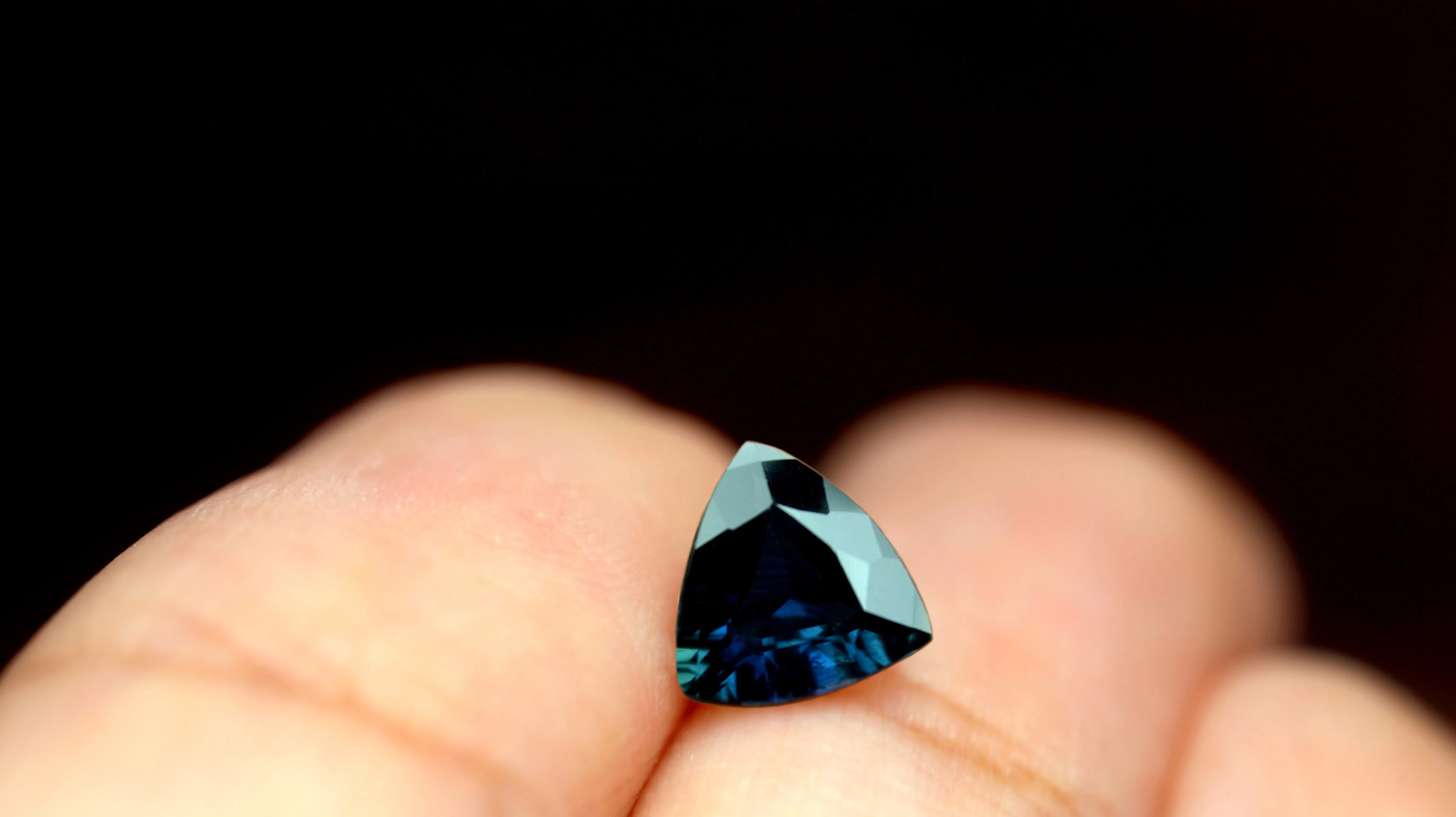 0.95ct Certified Natural Blue Sapphire