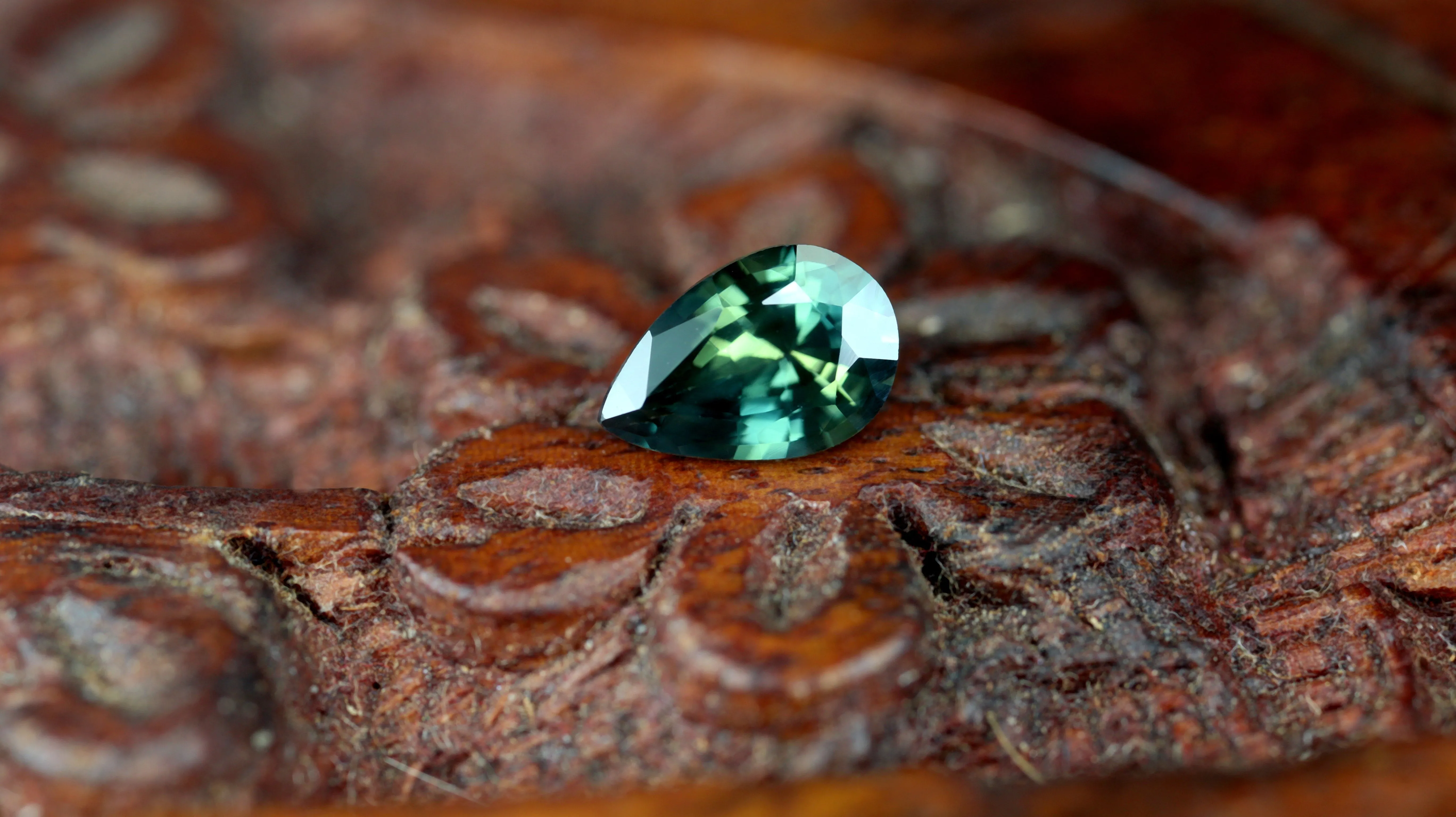 0.96ct Certified Natural Teal Sapphire