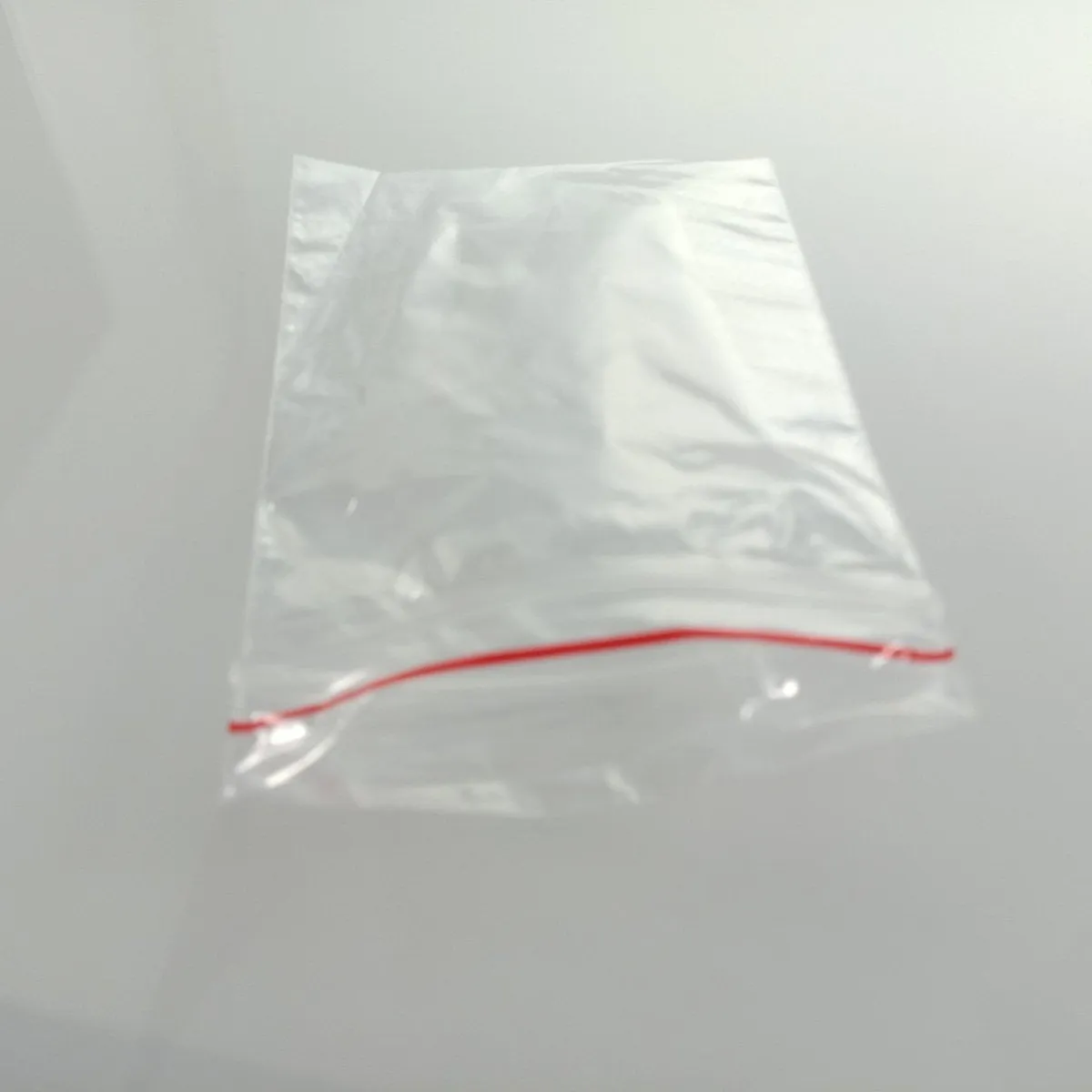 100pcs 6x8cm Clipseal Sealer Small Plastic Zip Bags Thin Satchels