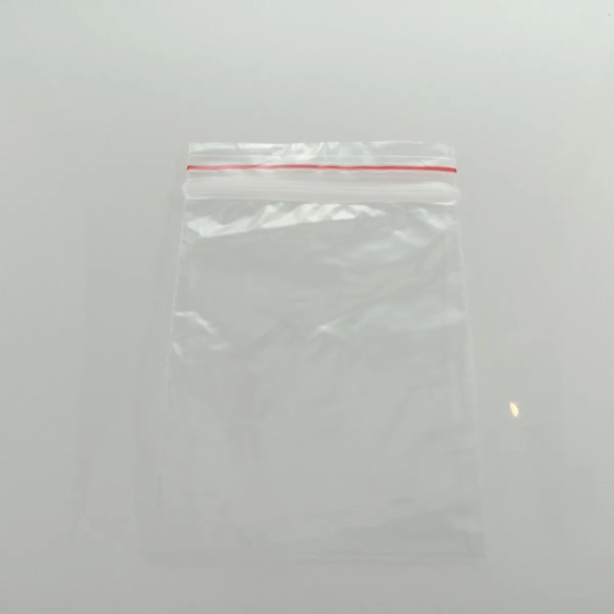 100pcs 6x8cm Clipseal Sealer Small Plastic Zip Bags Thin Satchels