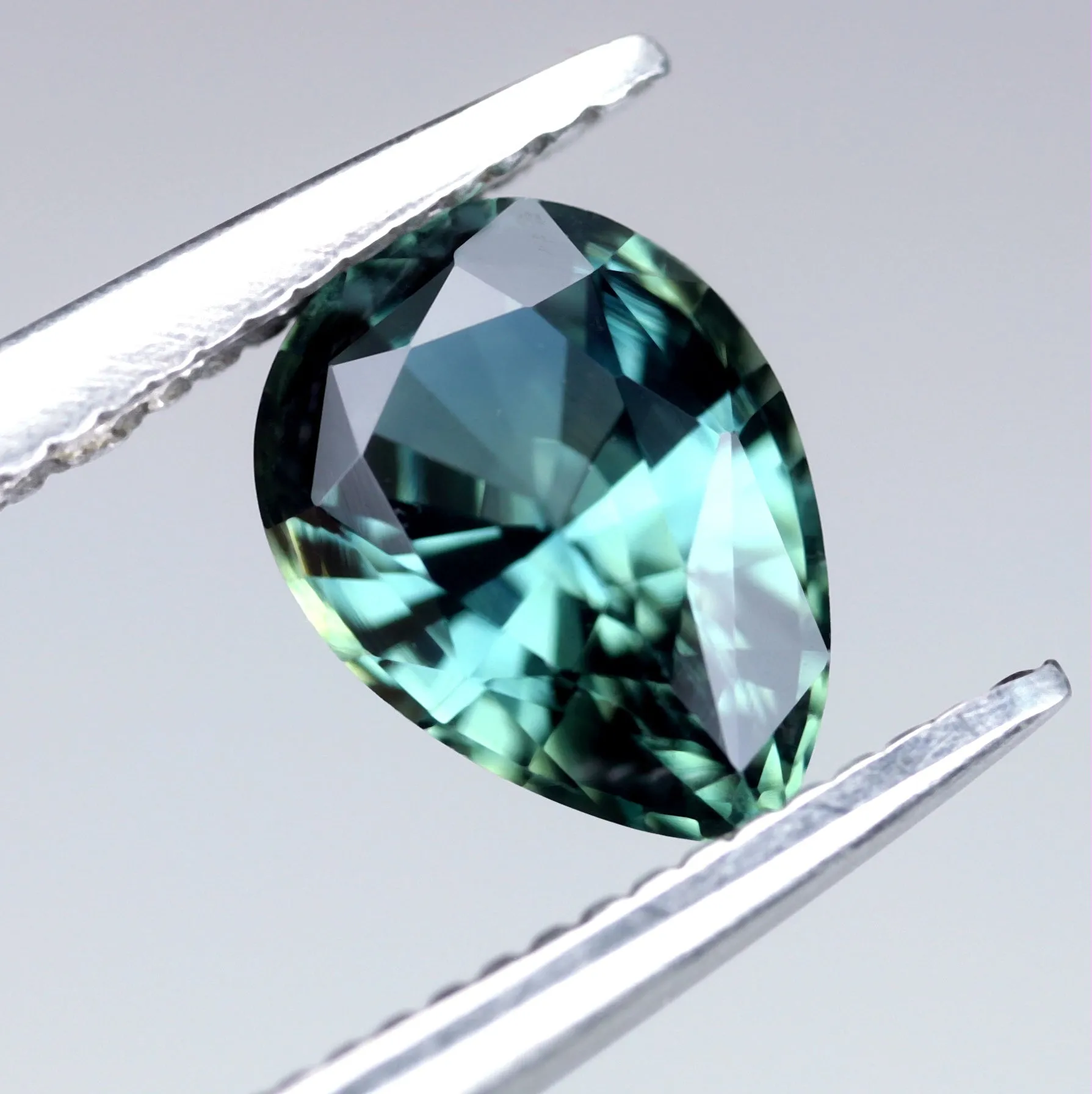 1.07ct Certified Natural Teal Sapphire