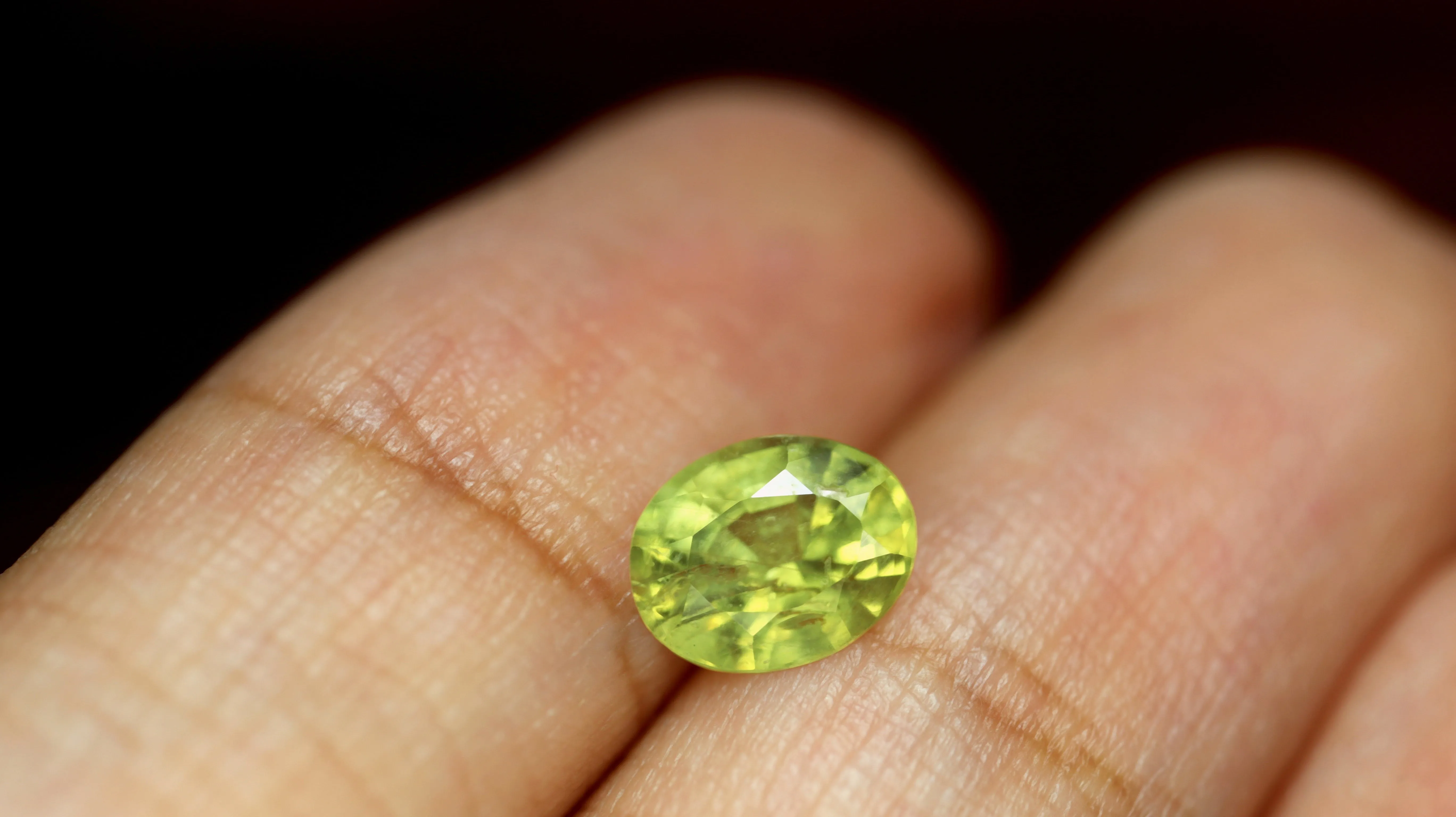 3.42ct Certified Natural Yellowish Green Sapphire