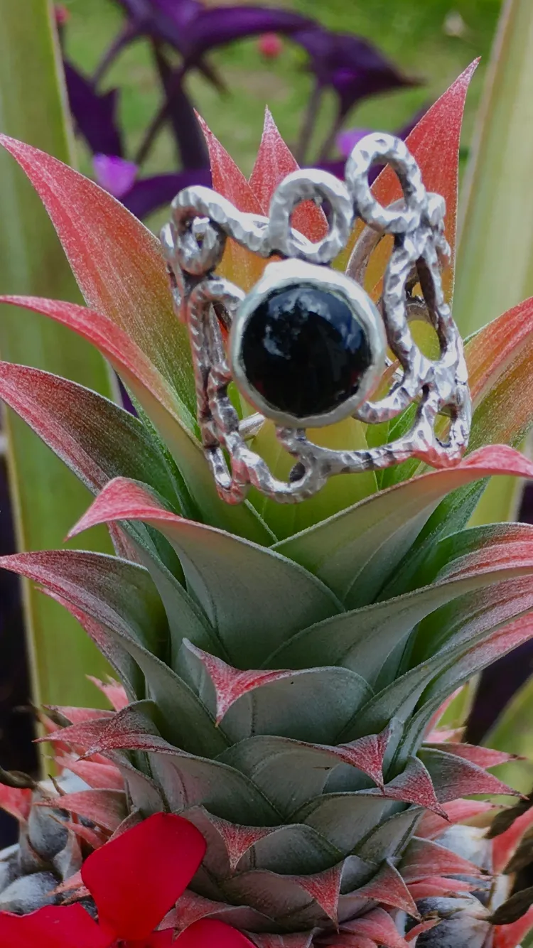BDV SILVER DETAILED RING W BLACK STONE