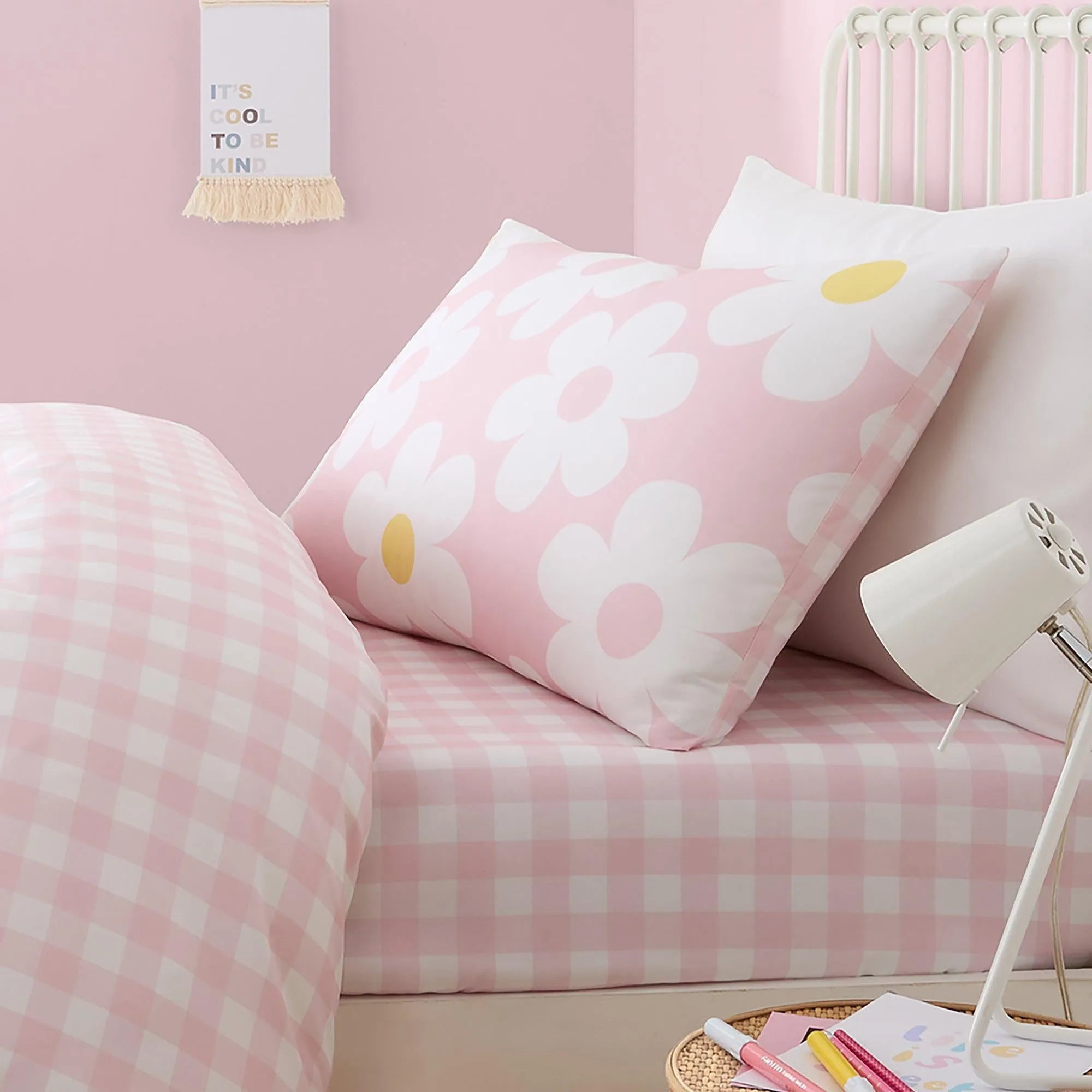 Bedlam Retro Daisy Duvet Cover Set - Pink