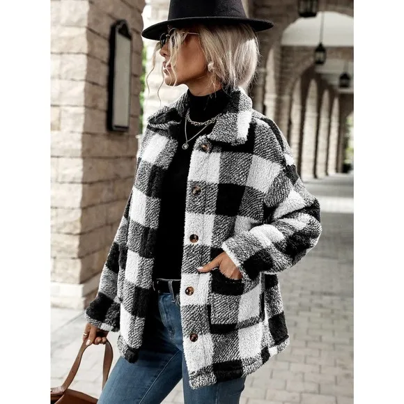 Buffalo Plaid Dual Pocket fuzzy teddy Coat preppy minimalist WHITE