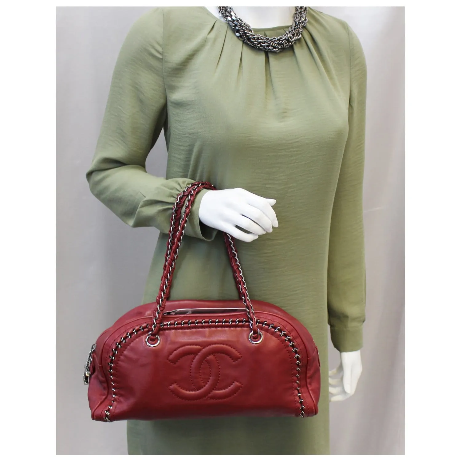CHANEL Smooth Calfskin Petit Luxe Ligne Bowler Satchel Bag Red