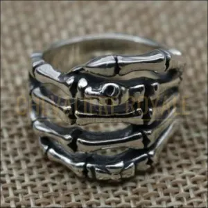 Chevalière argent homme et femme main squelette rétro vintage