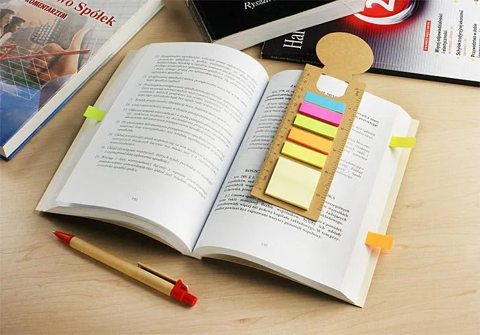 Eko bookmarker sa samoljepljivim papirićima