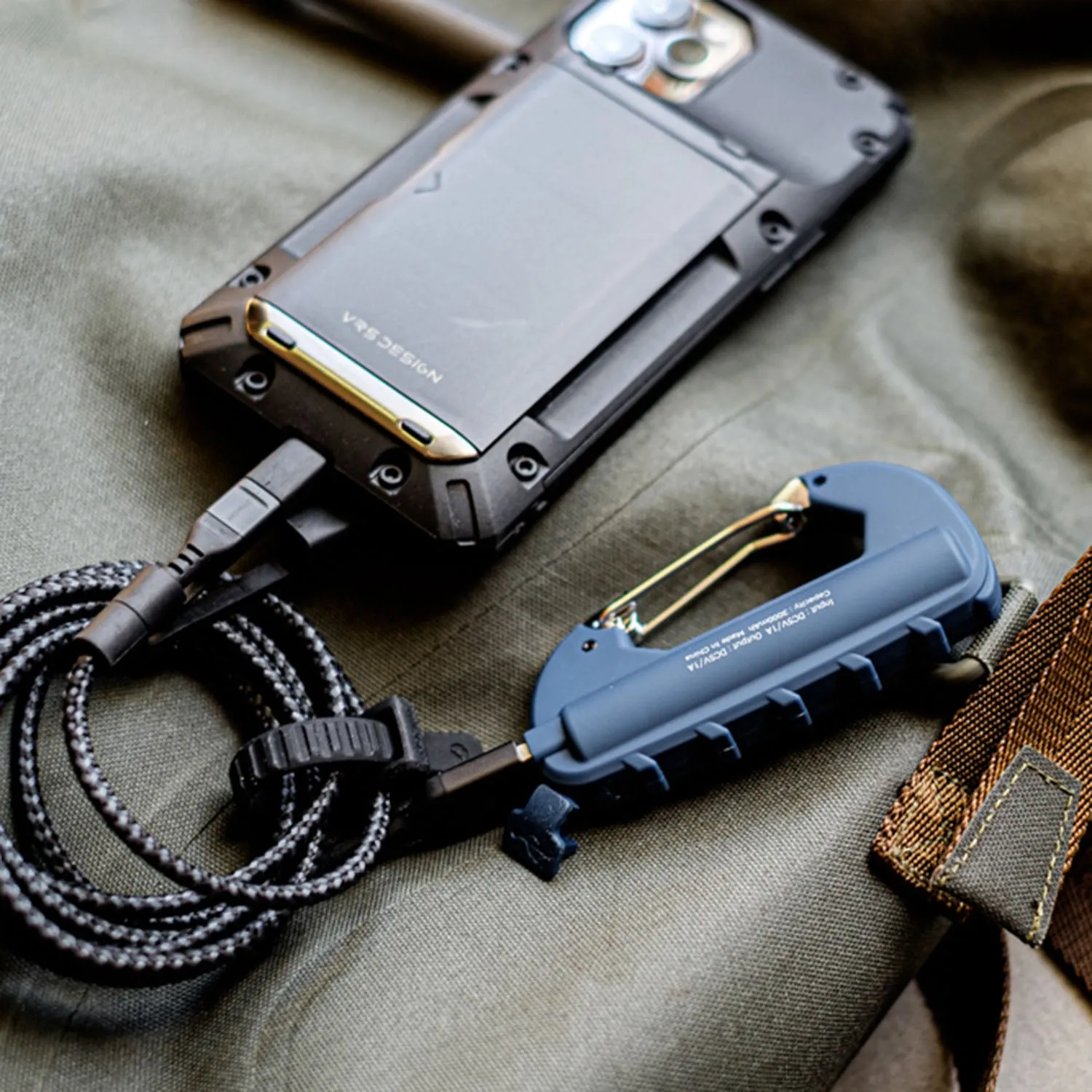 EL COMMUN | エル・コミューン　Carabiner Battery