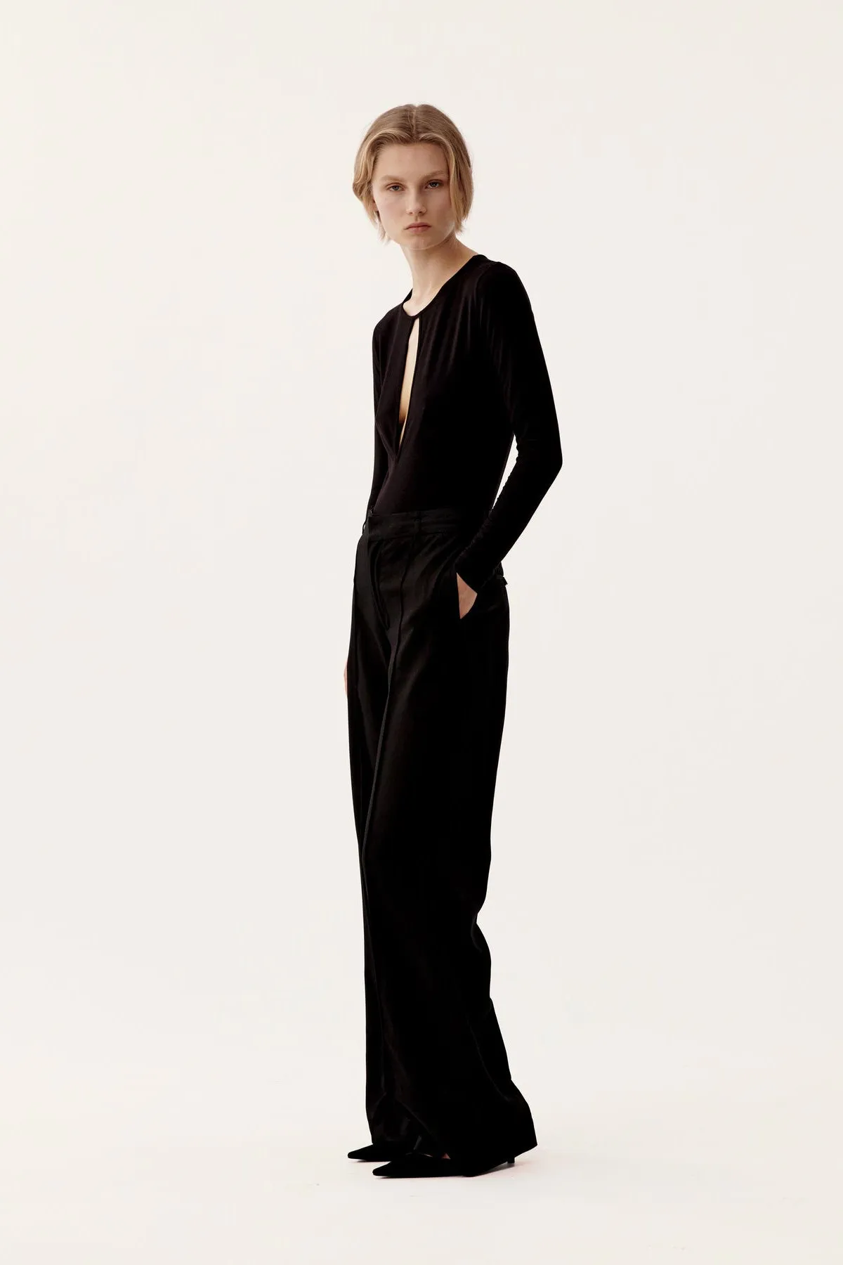 Eros Modal Deep V Body