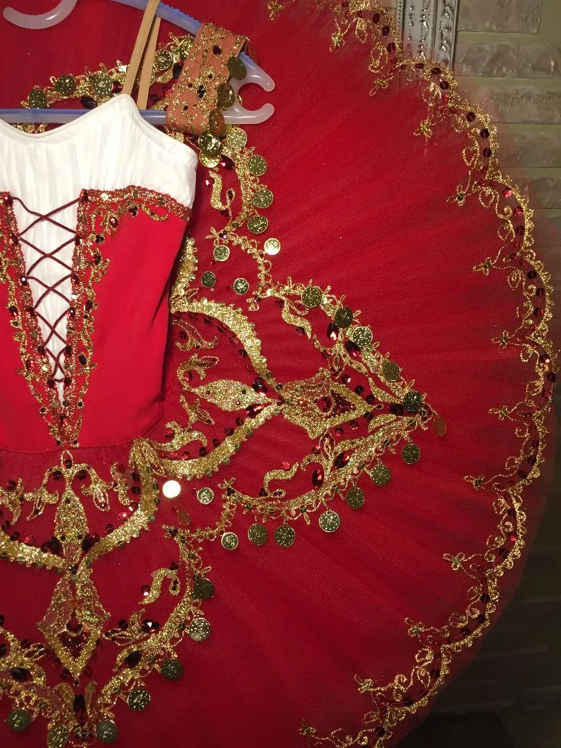 Esmeralda in Red