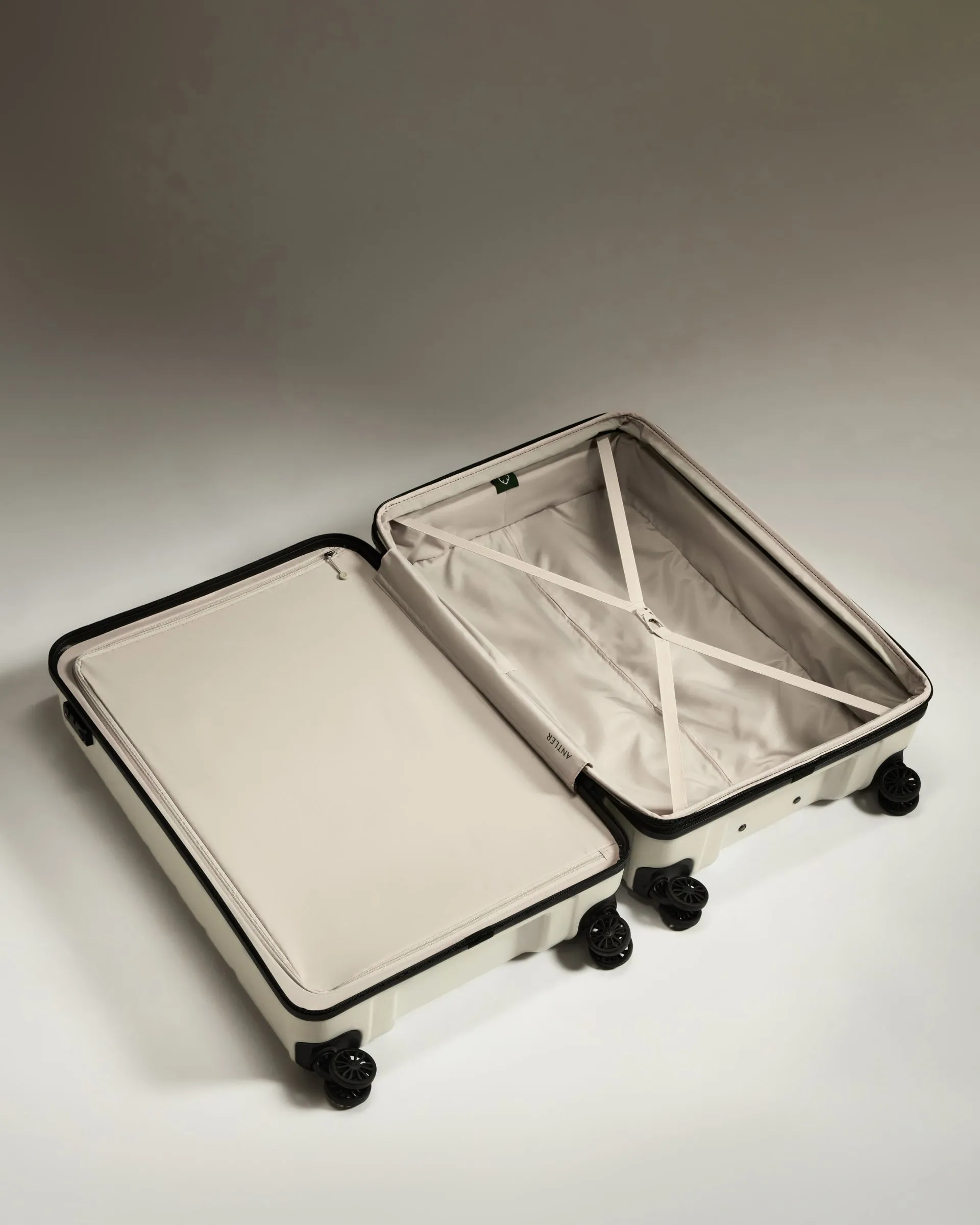 Expandable Carry-on Luggage Set in Arctic Grey - Logo