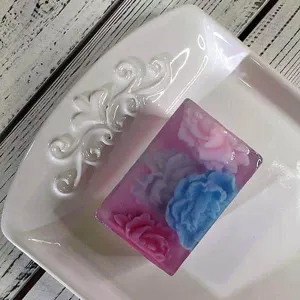 Eyelet Peony & Moss Soap