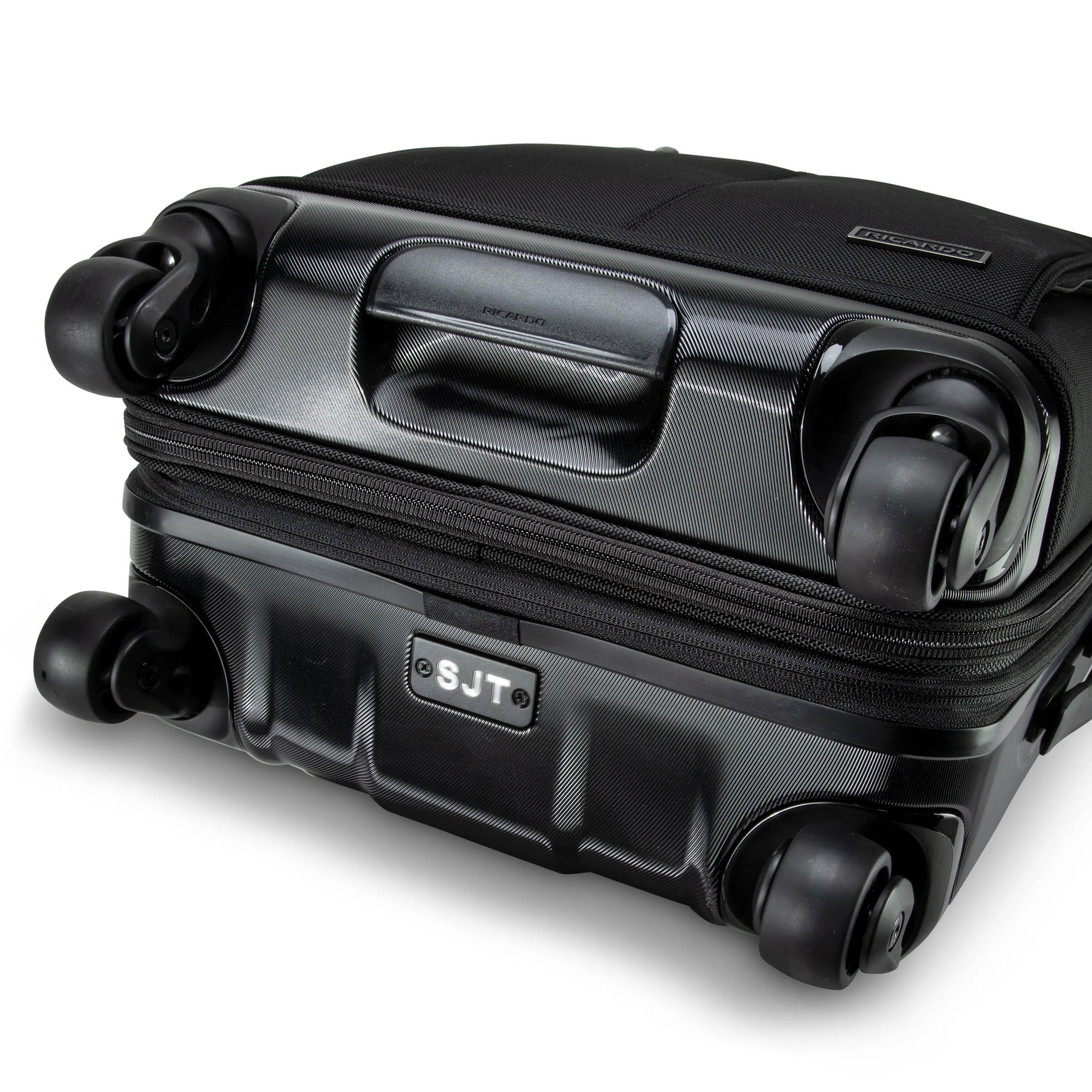 Flight Essentials Hybrid Carry-On