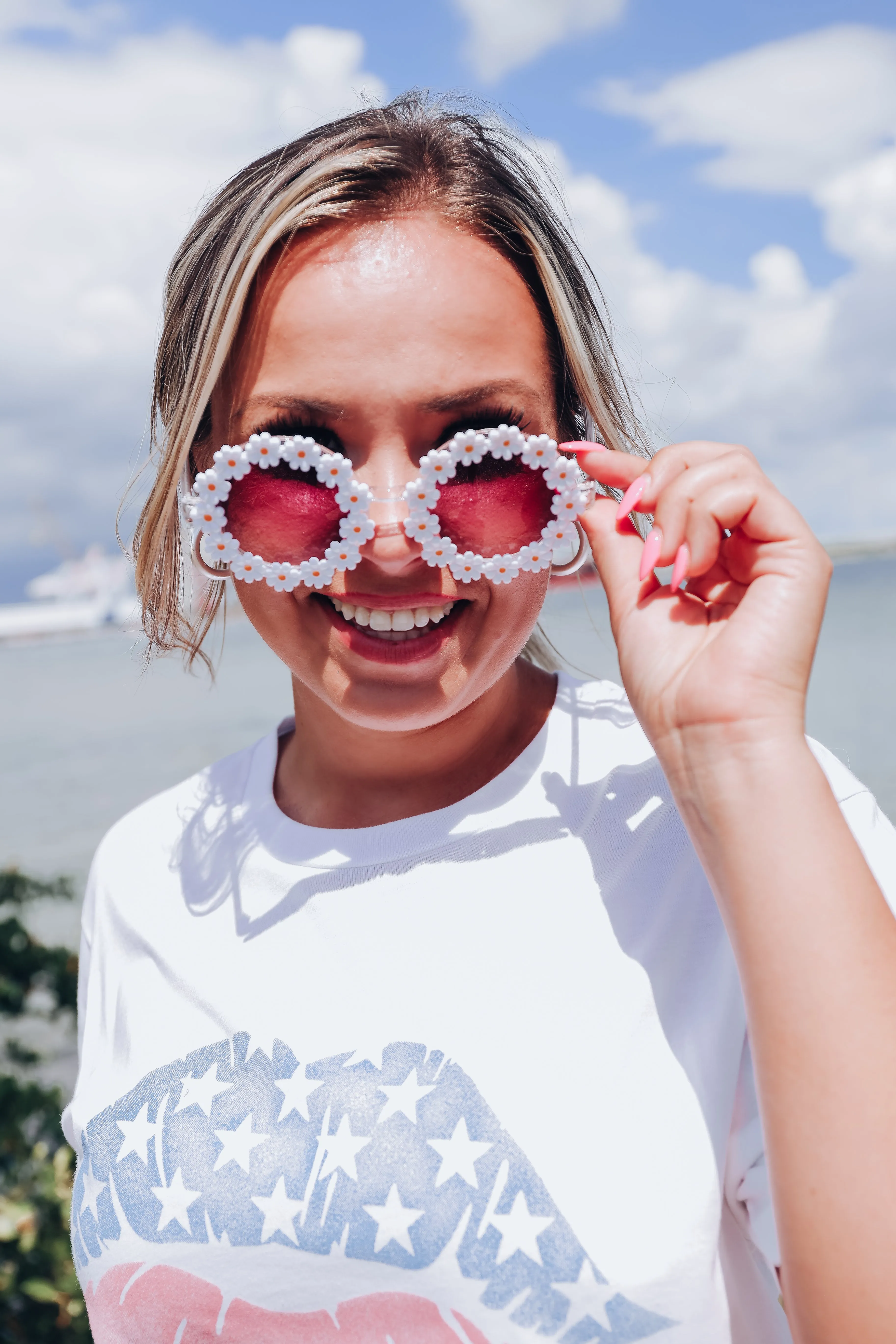 Flower Retro Round Sunglasses - White