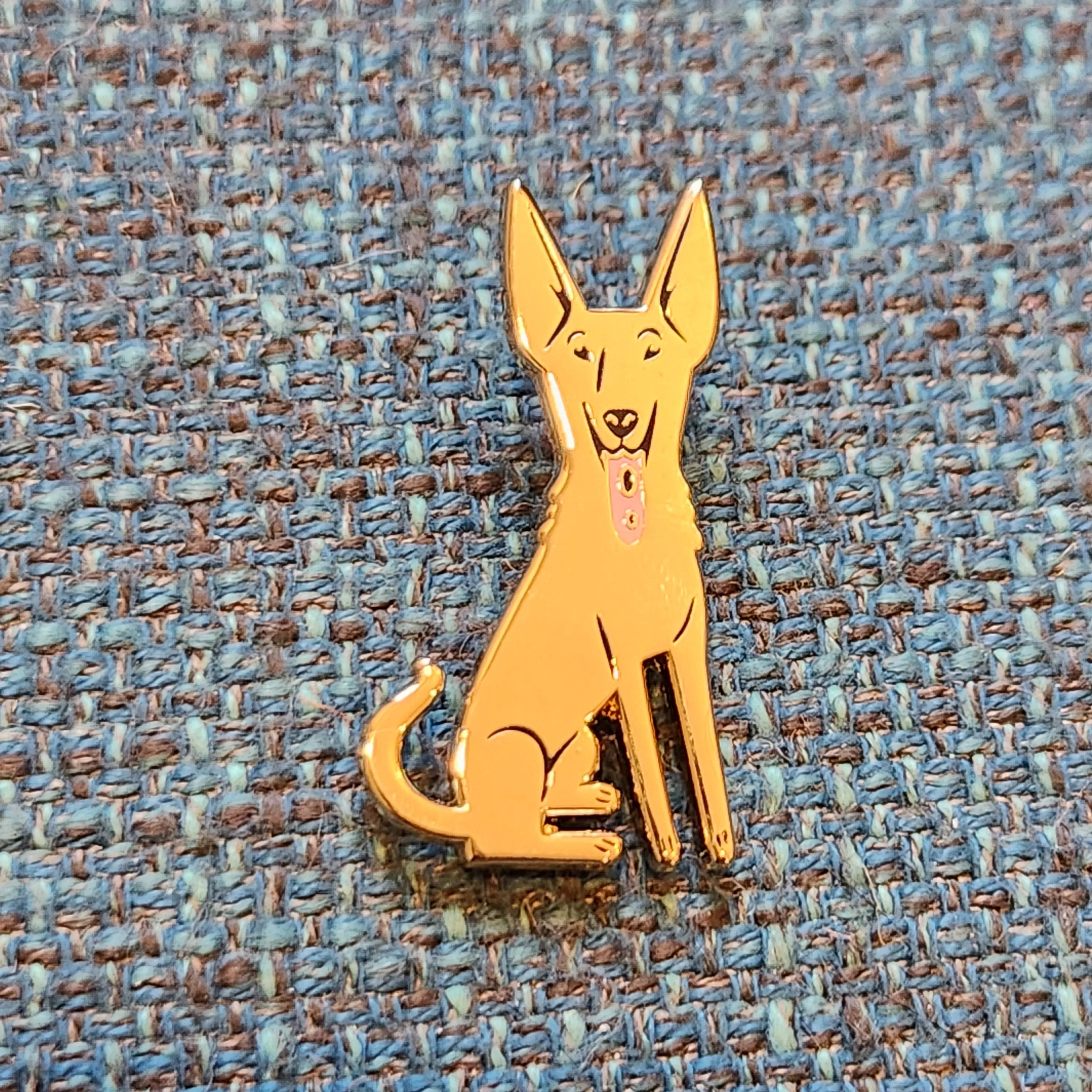 FORMOSAN MOUNTAIN DOG (Tan) Pin
