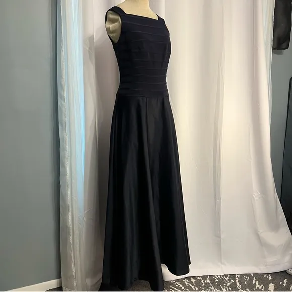 JS Collections Dress Size 8 navy Blue Formal Gown Fitted Bodice A Line Skirt