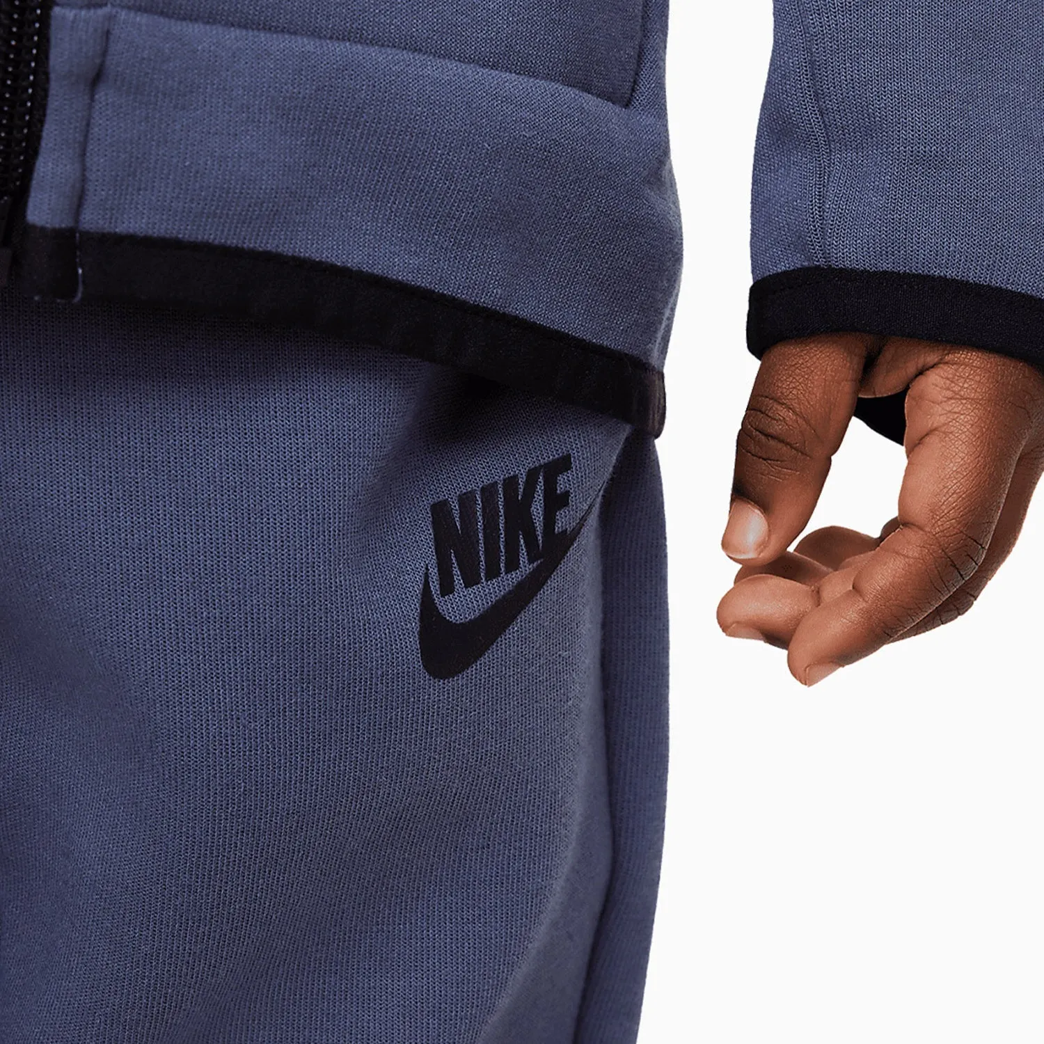 Kid's Sportswear Tech Fleece Outfit