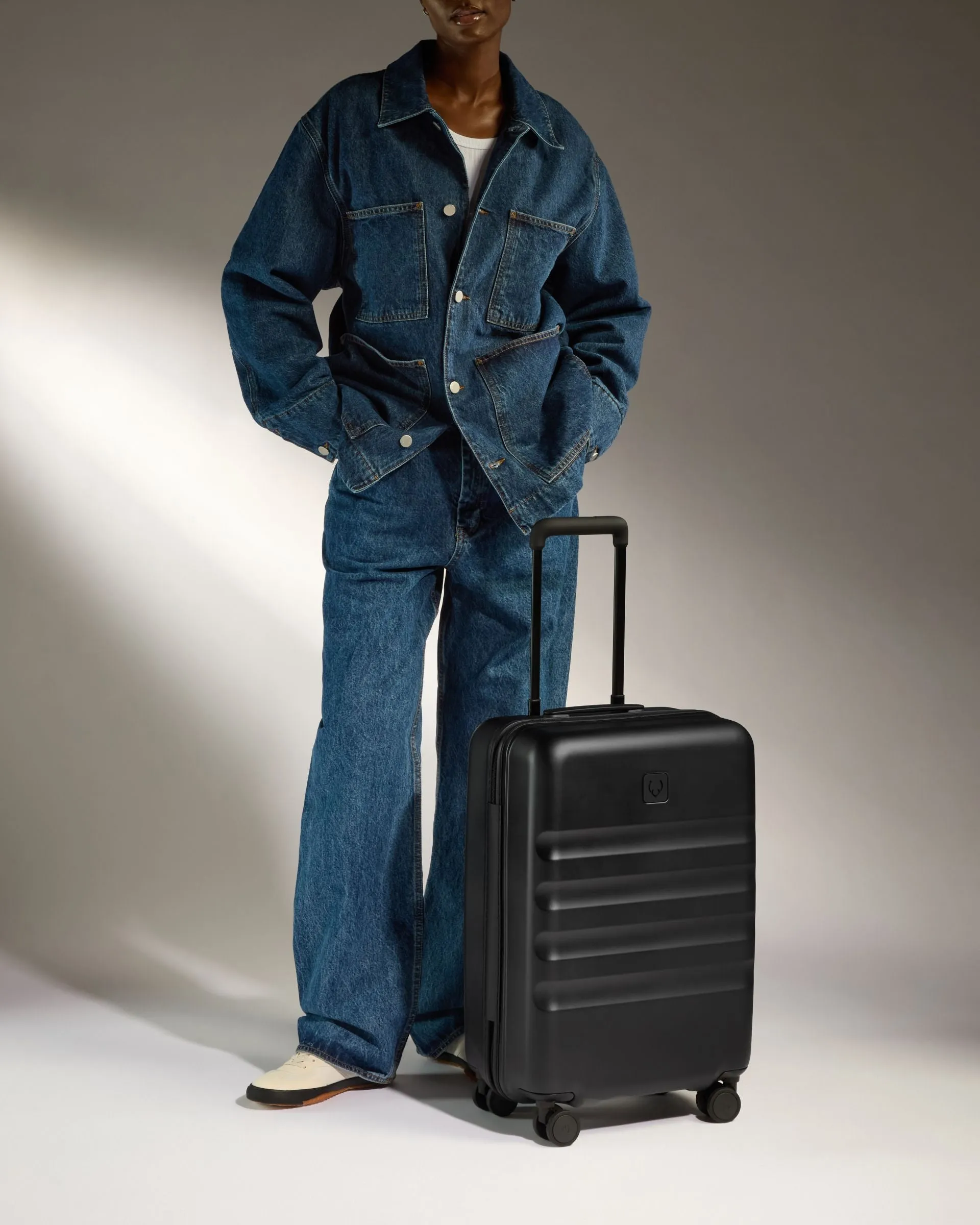 Large Carry-on Luggage in Black - Icon Stripe