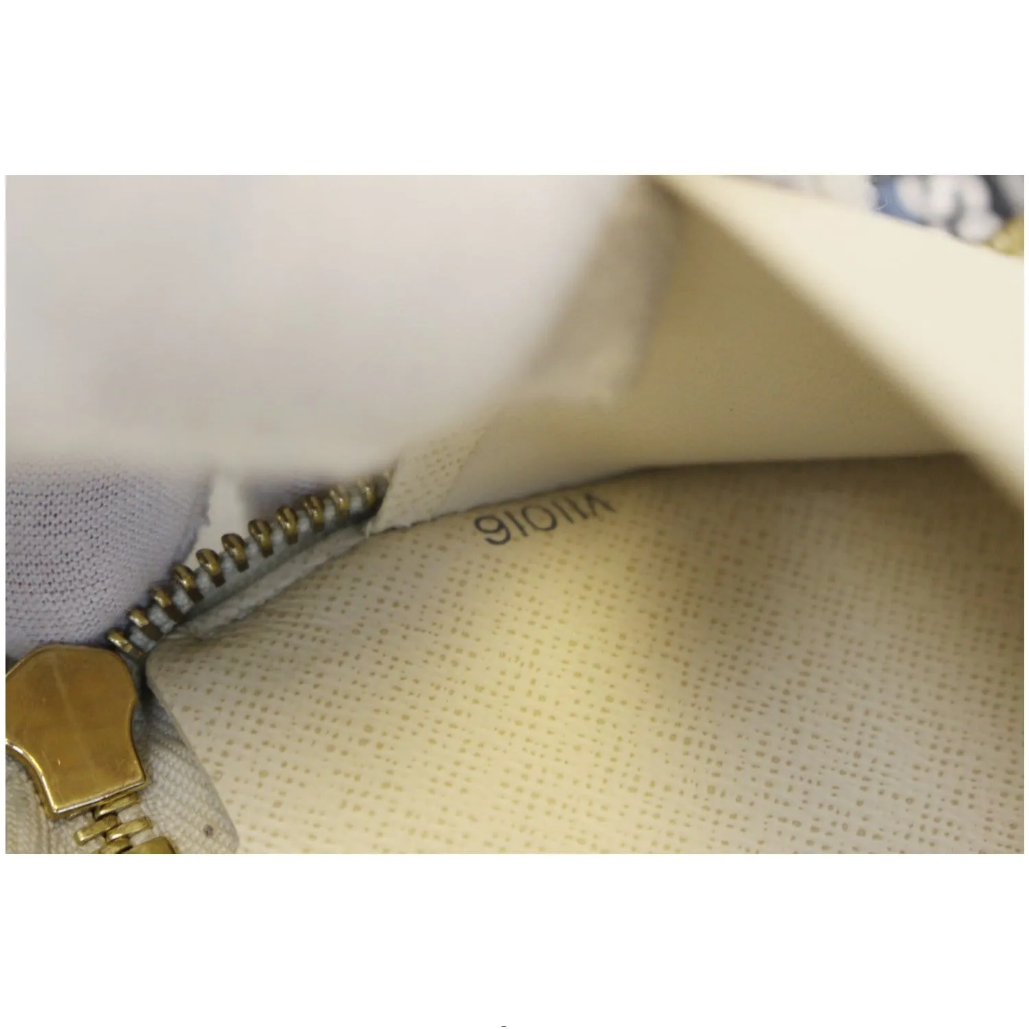 LOUIS VUITTON Damier Azur Zippy Organizer Wallet