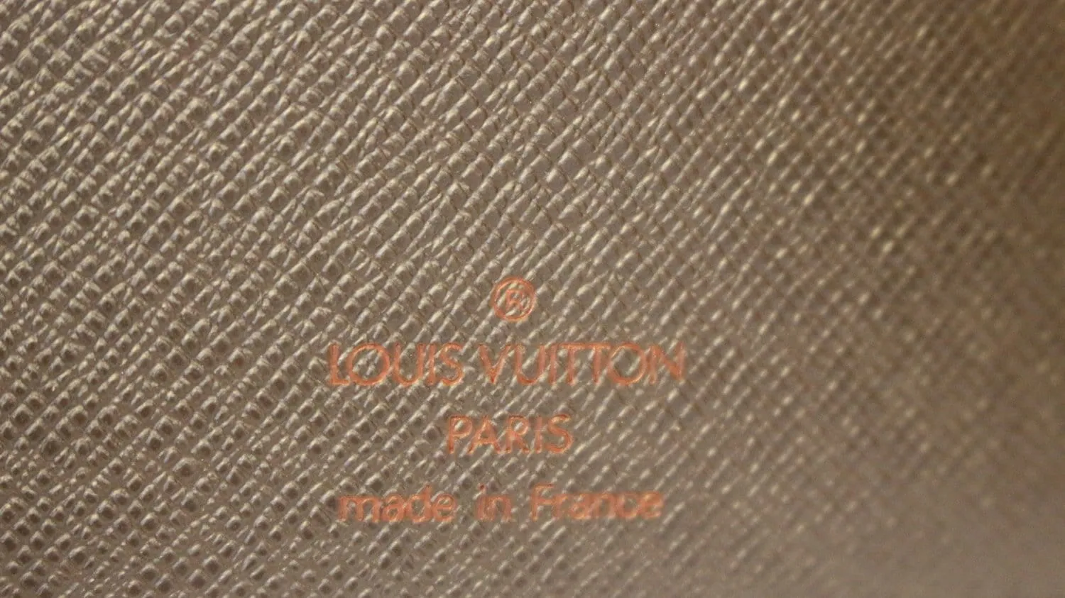 LOUIS VUITTON Damier Ebene Agenda MM Planner Cover