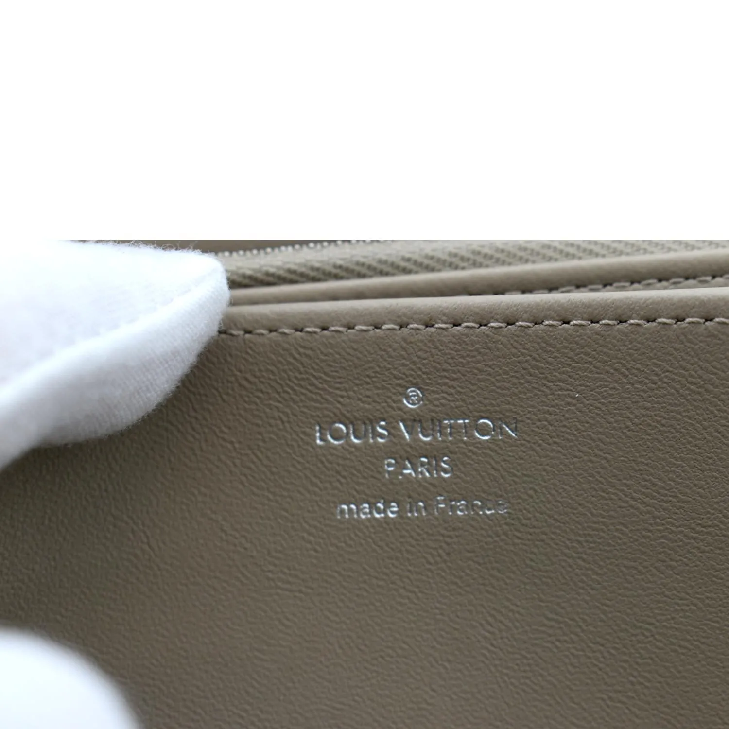 LOUIS VUITTON Mahina Leather Zippy Wallet Galet Beige