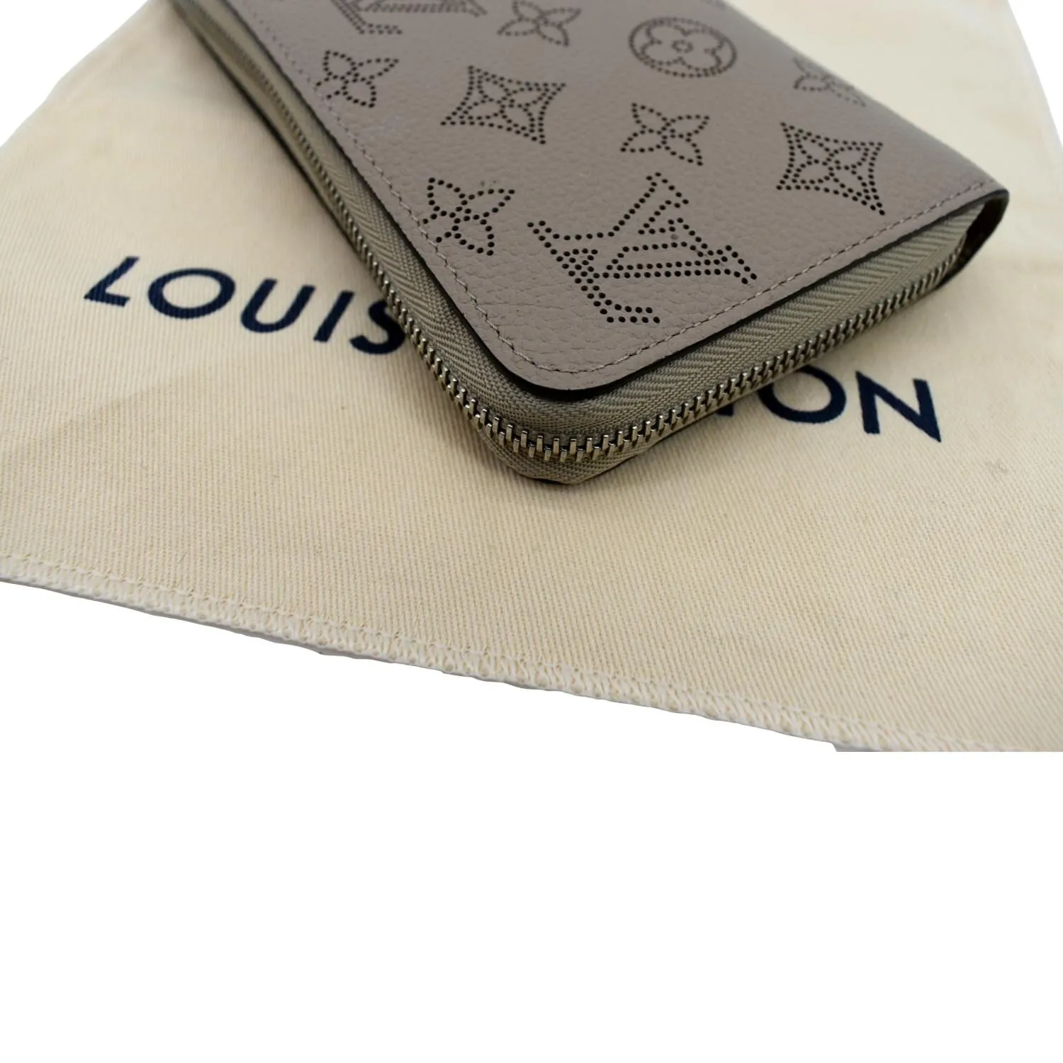 LOUIS VUITTON Mahina Leather Zippy Wallet Galet Beige