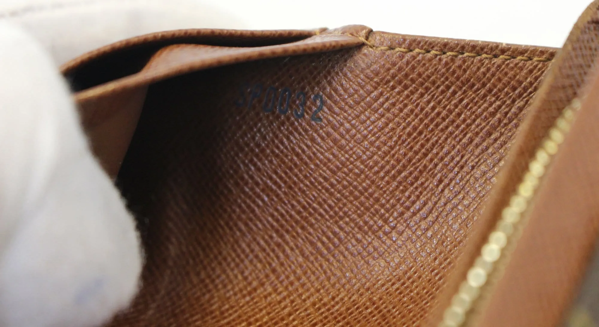 LOUIS VUITTON Porte Monnaie Monogram Canvas Billets Tresor Wallet