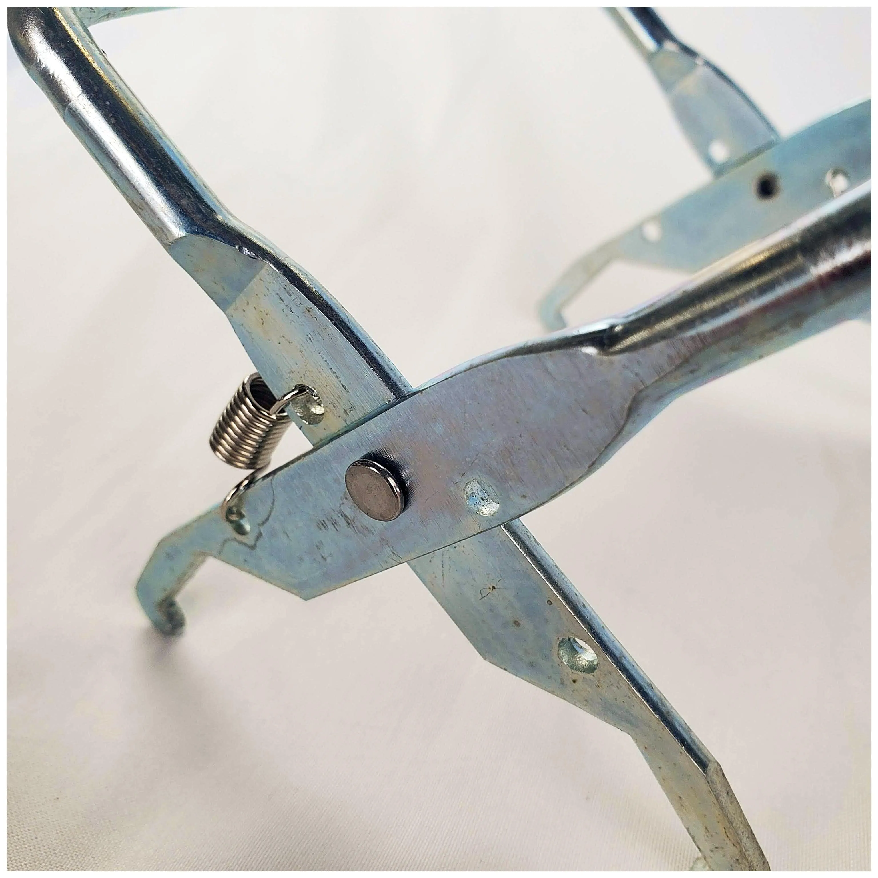 Metal Frame Grip
